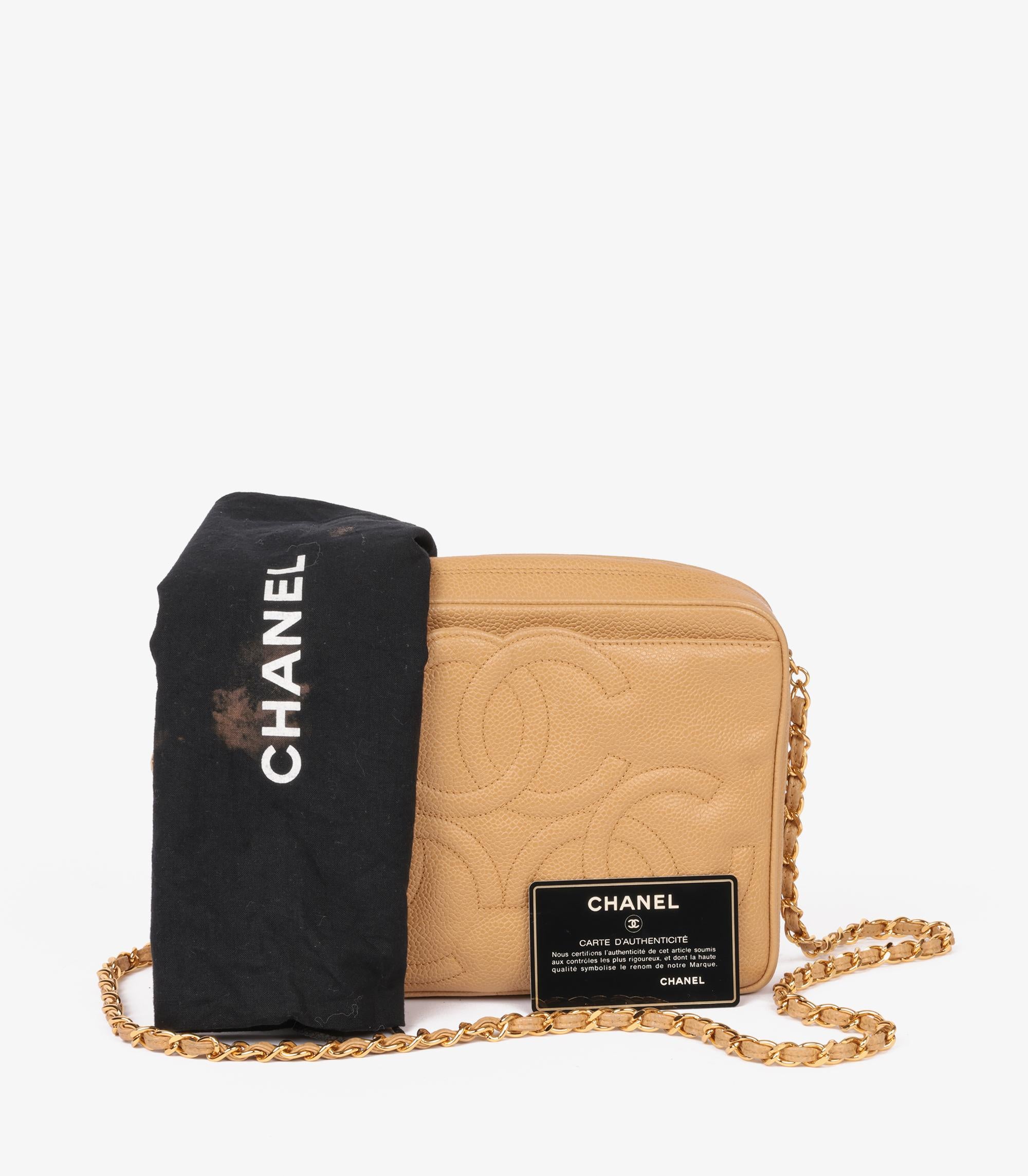 Chanel Beige Quilted Caviar Leather Vintage Small Triple Logo Camera Bag en venta 7