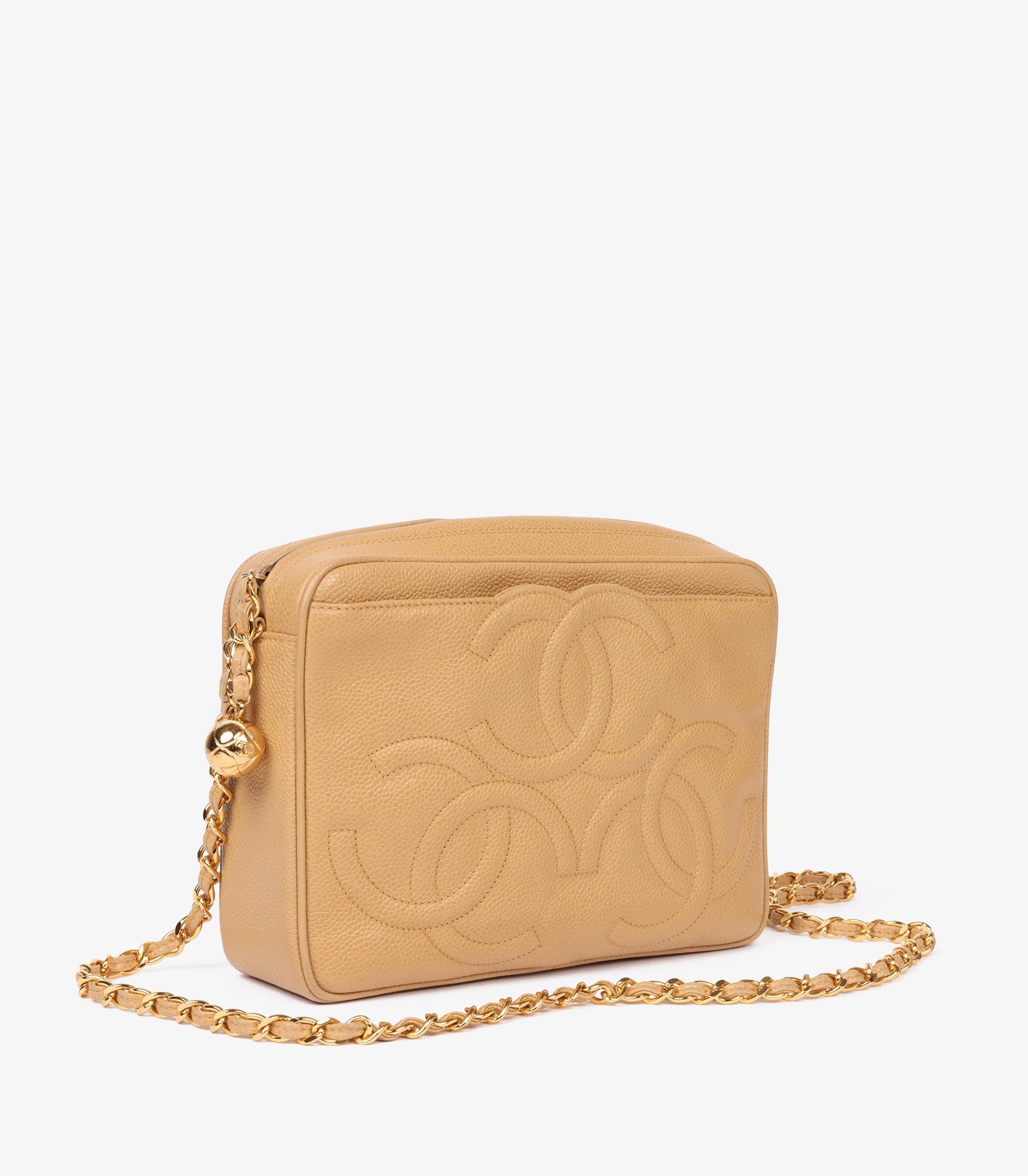 Chanel Beige Quilted Caviar Leather Vintage Small Triple Logo Camera Bag en Excelente estado para la venta en Bishop's Stortford, Hertfordshire