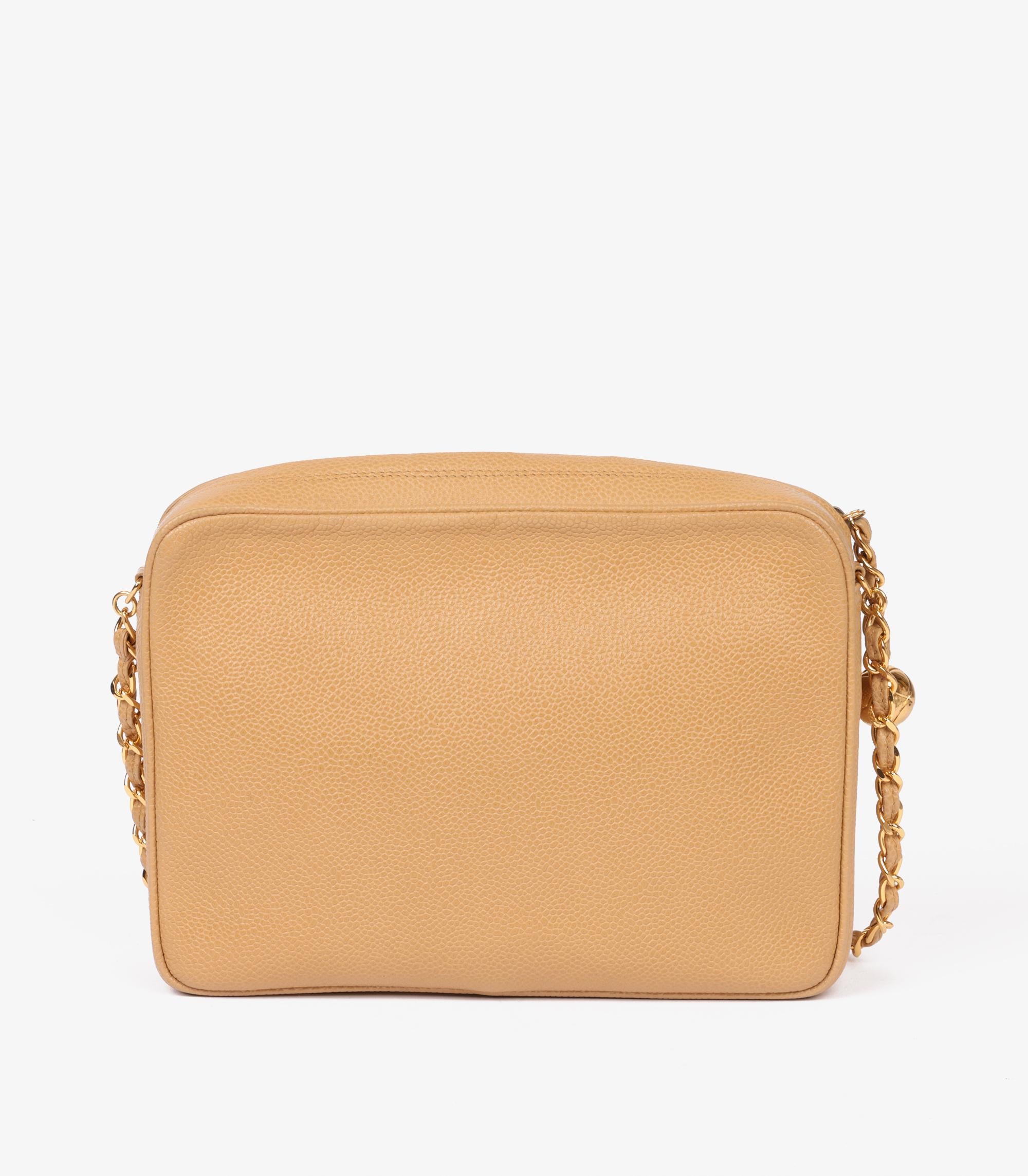 Chanel Beige Quilted Caviar Leather Vintage Small Triple Logo Camera Bag en venta 2