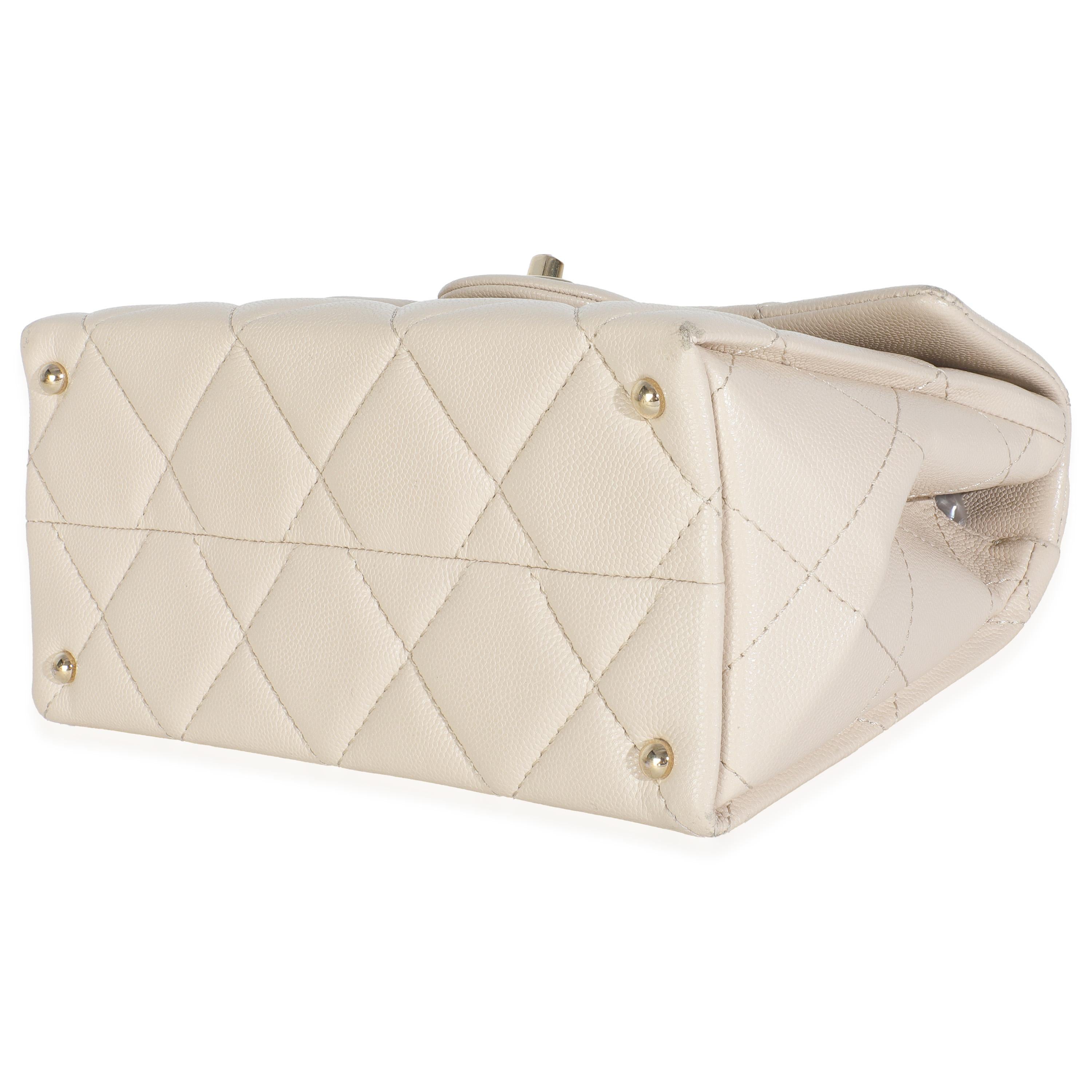 Chanel Beige Quilted Caviar Mini Retro Twist Top Handle Flap Bag en vente 3
