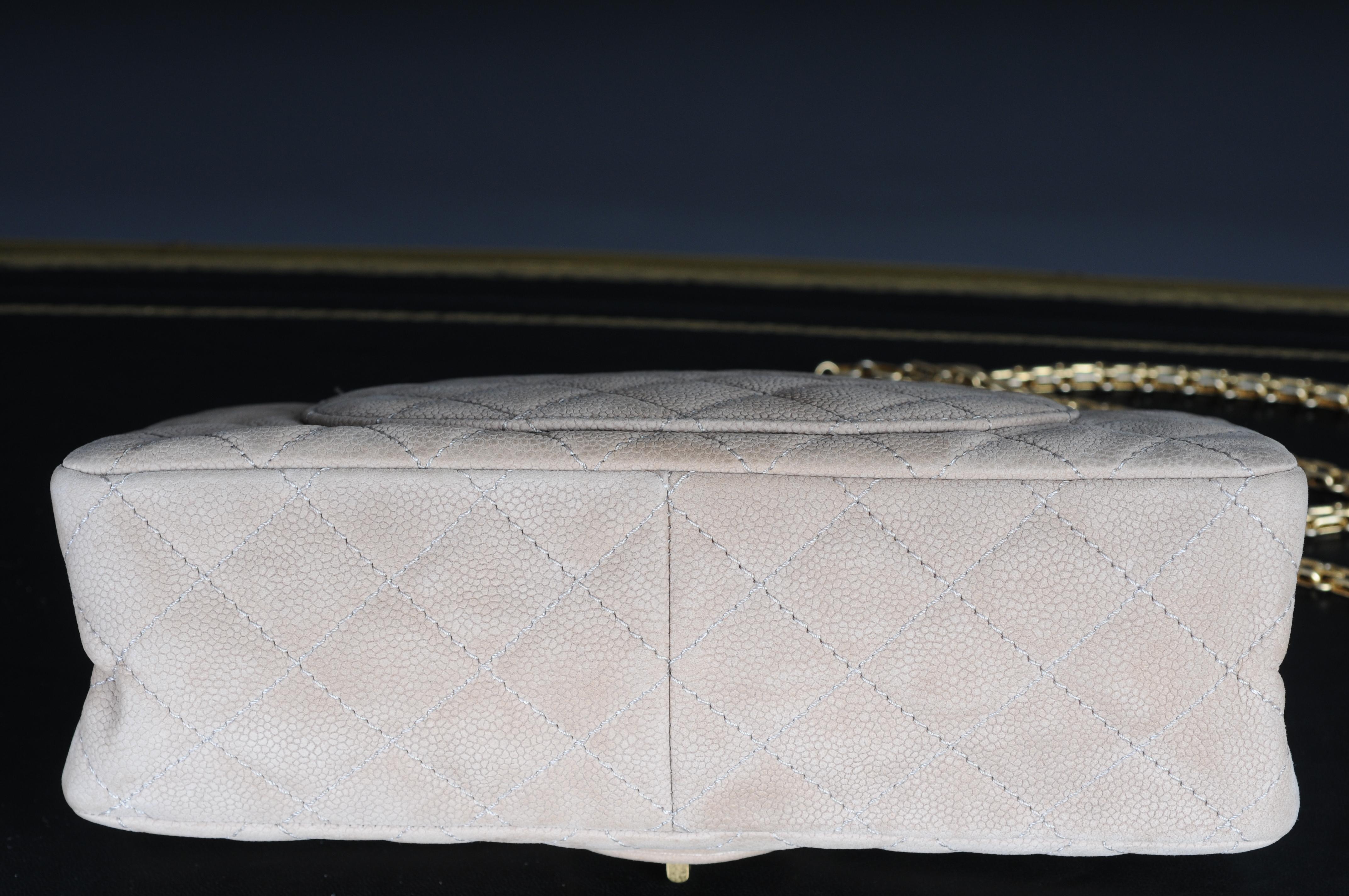 Chanel beige quilted caviar nubuck leather Reissue 2.55 Classic 226 Flap Bag For Sale 6