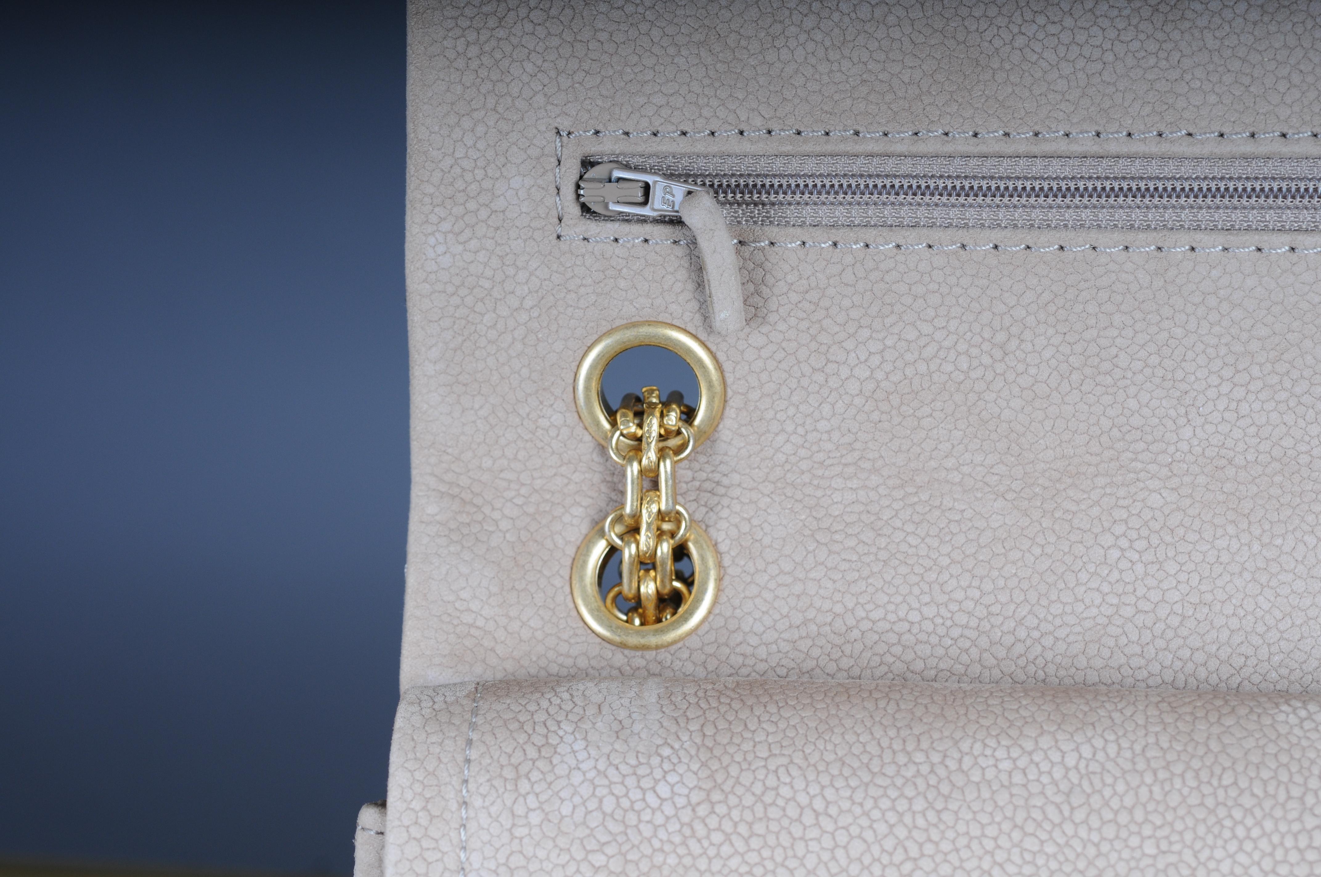 Chanel Beige gesteppte Kaviar Nubuck Leder Reissue 2.55 Classic 226 Klappentasche im Angebot 8