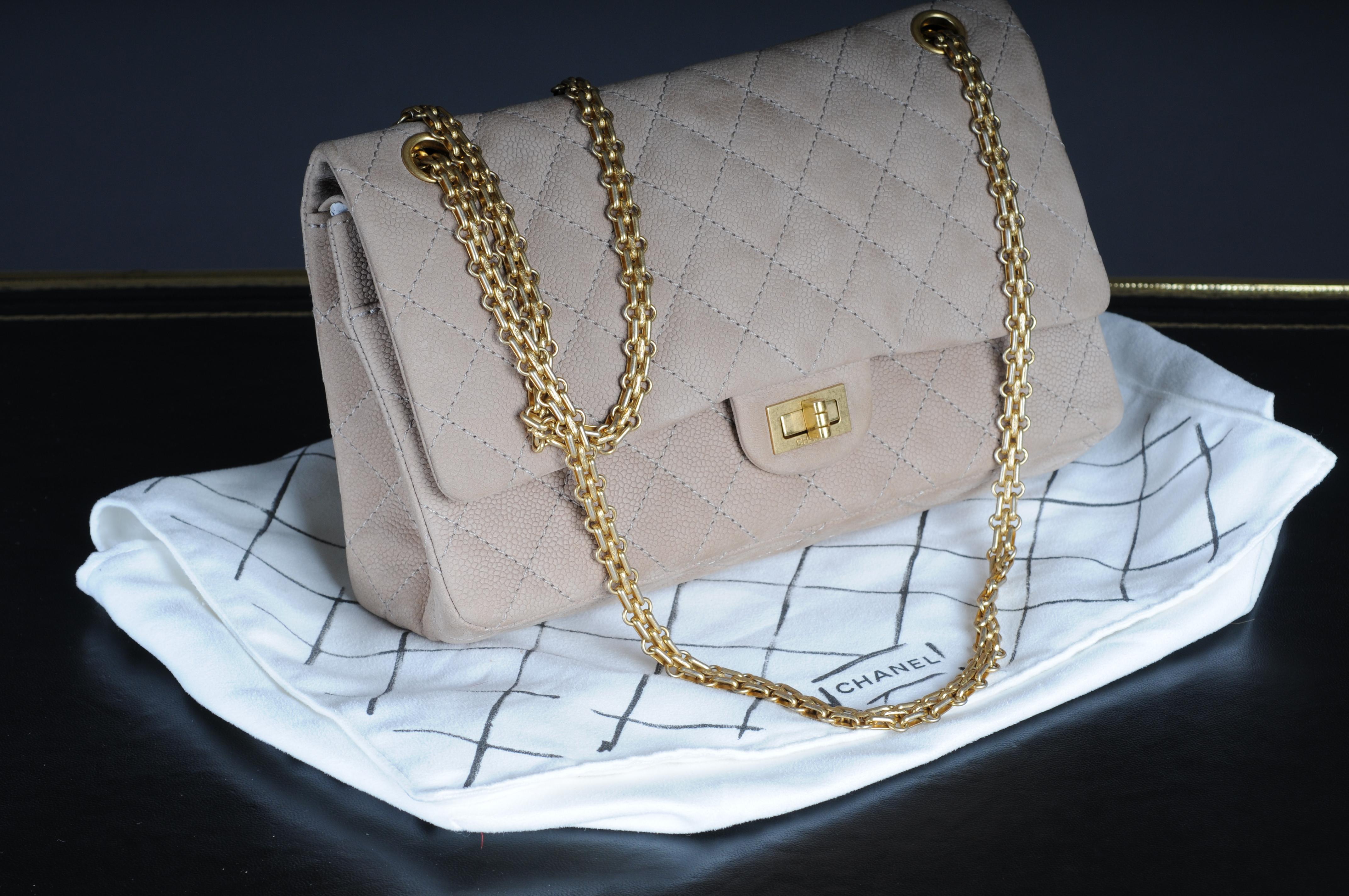 Chanel beige quilted caviar nubuck leather Reissue 2.55 Classic 226 Flap Bag For Sale 13
