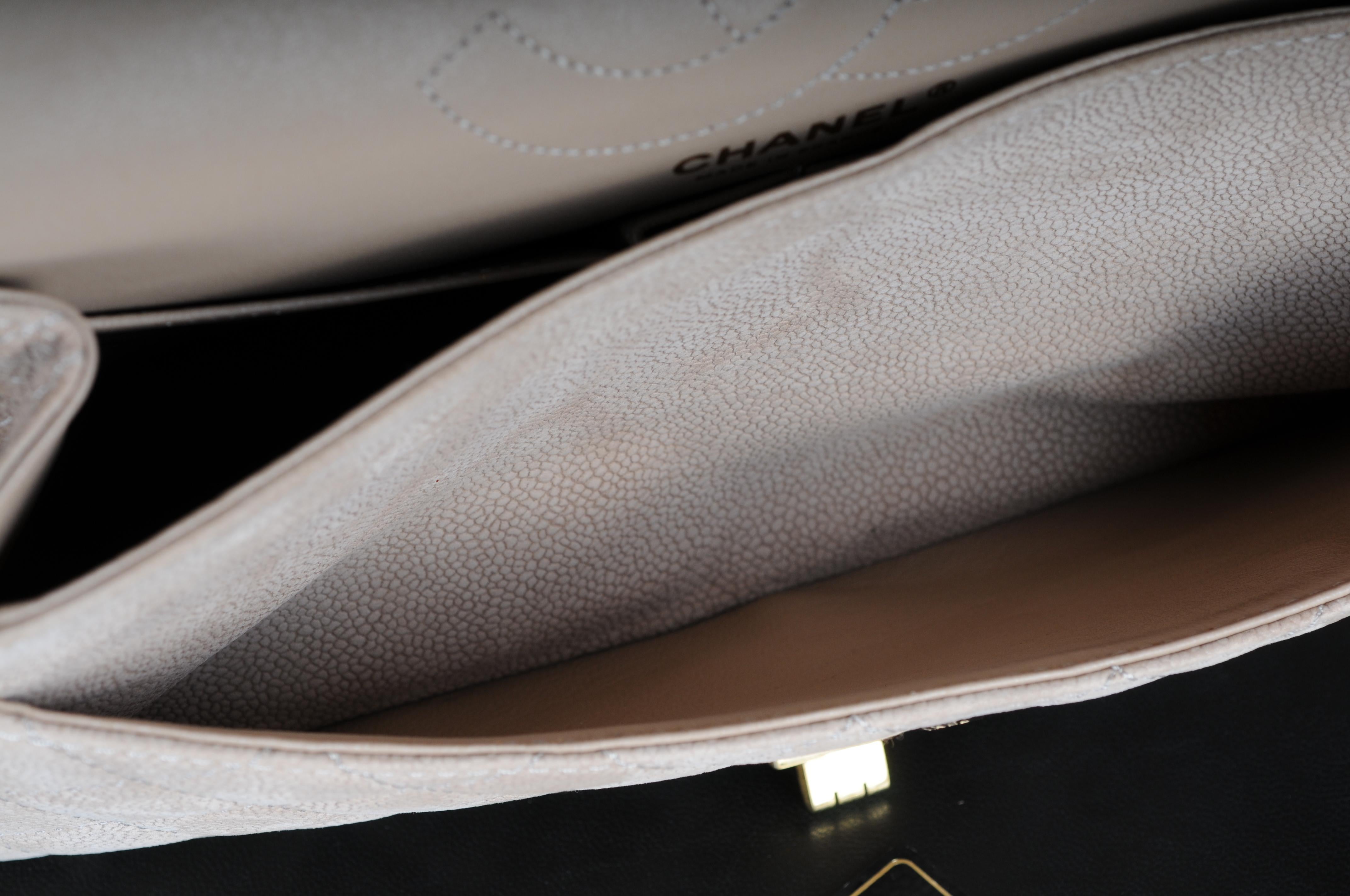 Chanel Beige gesteppte Kaviar Nubuck Leder Reissue 2.55 Classic 226 Klappentasche im Angebot 15