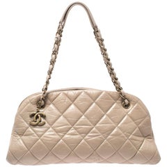 Chanel Beige Gestepptes Crackled Leder Medium Just Mademoiselle Bowlingtasche