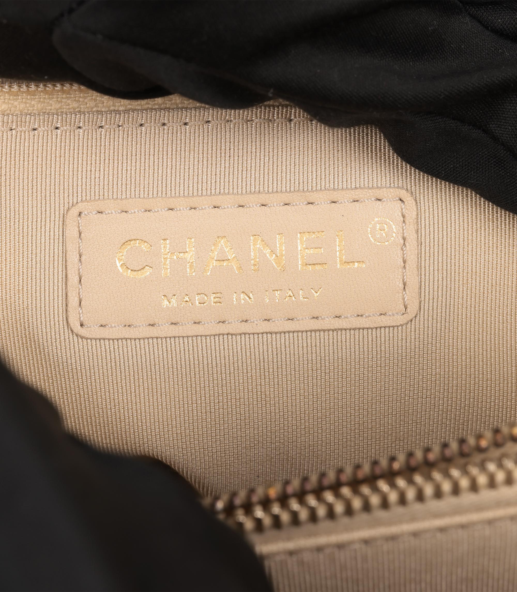 Chanel Beige Quilted Grained Calfskin Leather Large Label Click Tote For Sale 5