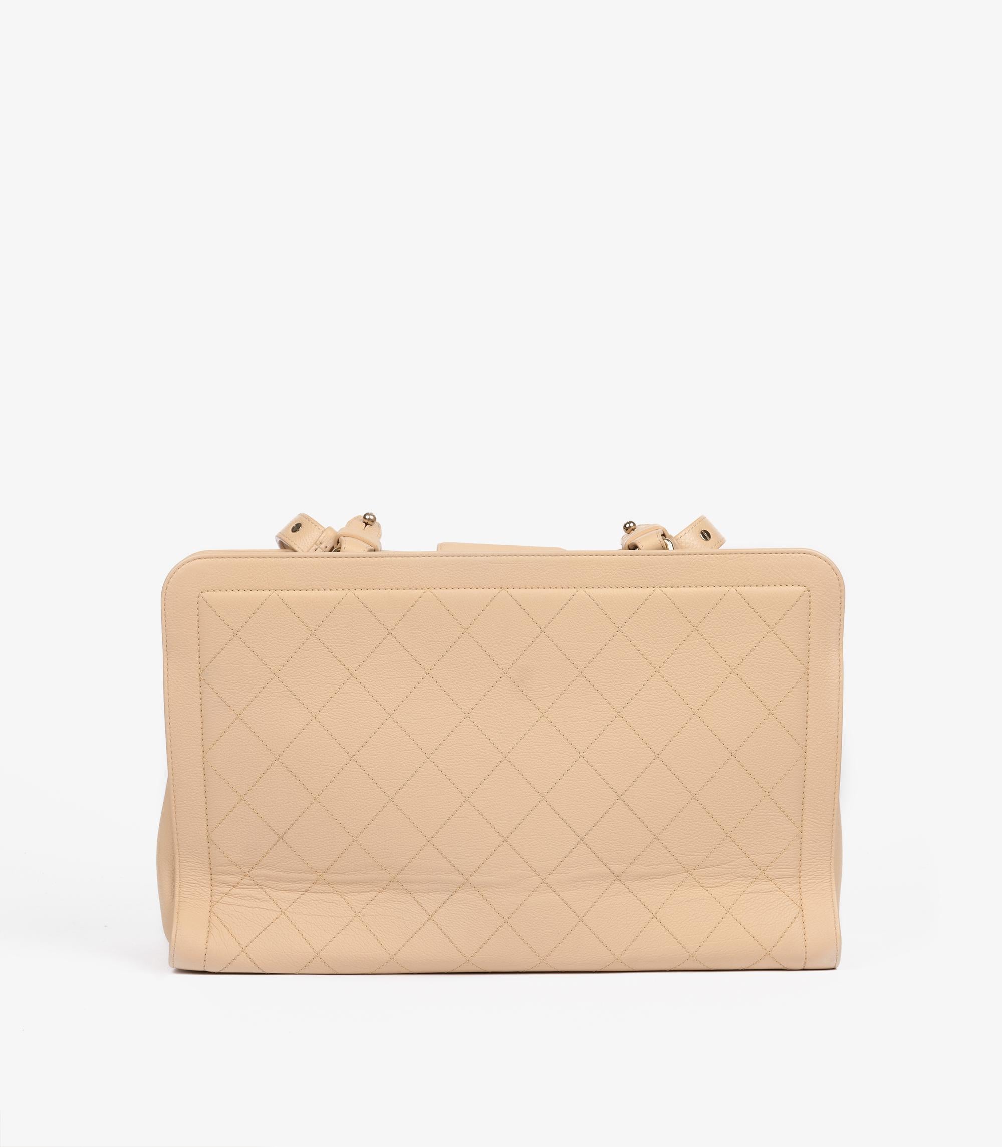Women's or Men's Chanel Beige Quilted Grained Calfskin Leather Large Label Click Tote For Sale