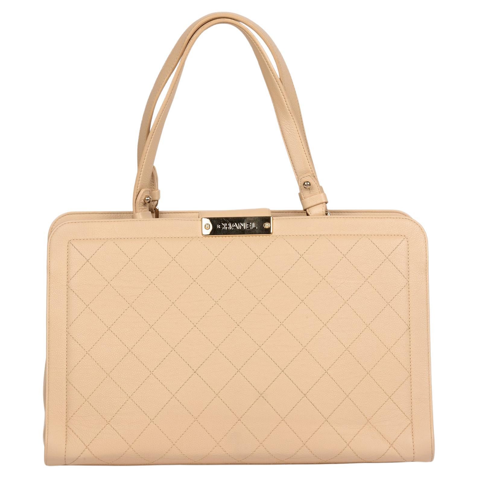 Chanel Beige Quilted Grained Calfskin Leather Large Label Click Tote For Sale