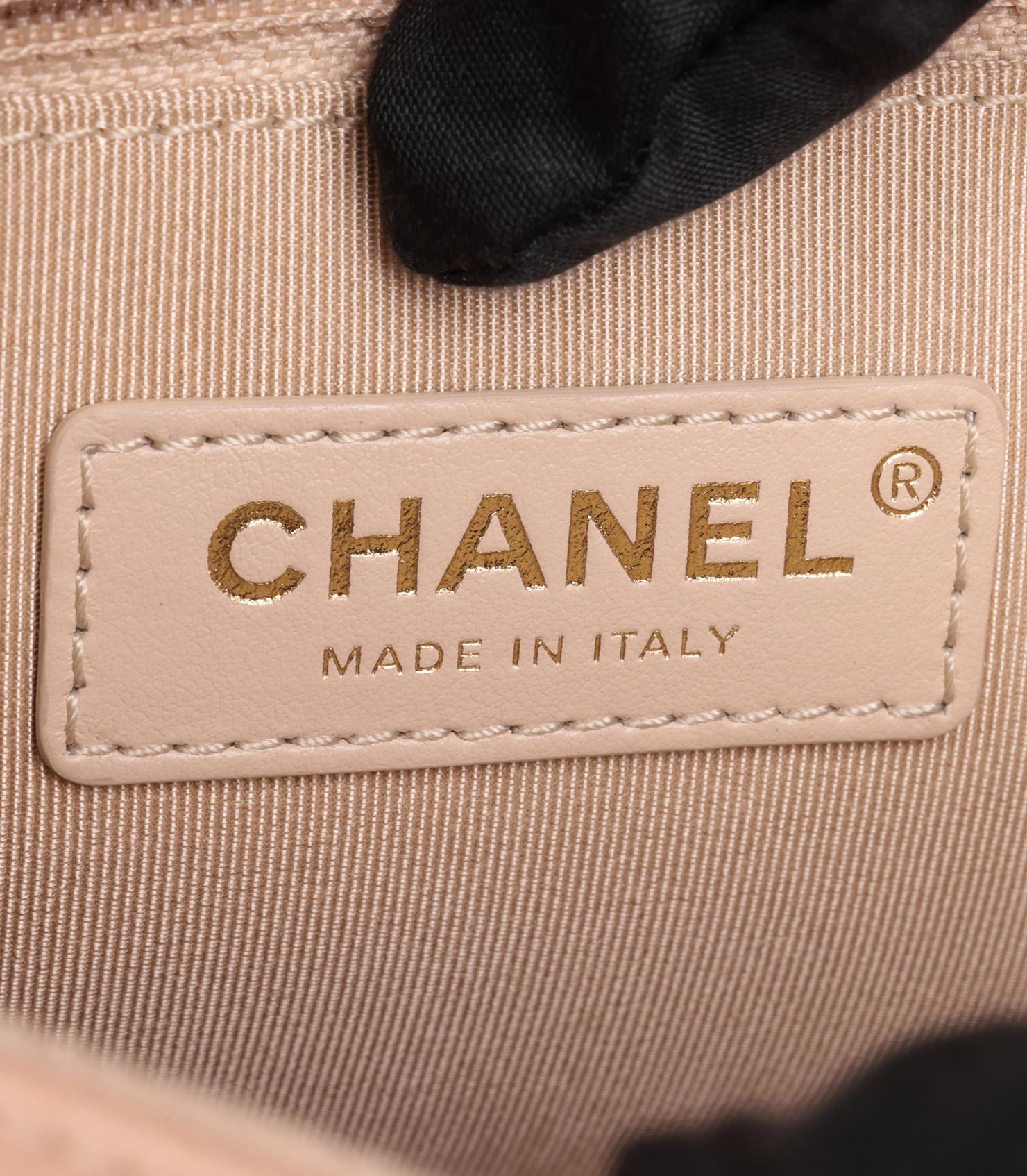 Chanel Beige gesteppte Kameratasche aus Lammfell mit Intarsien im Angebot 7