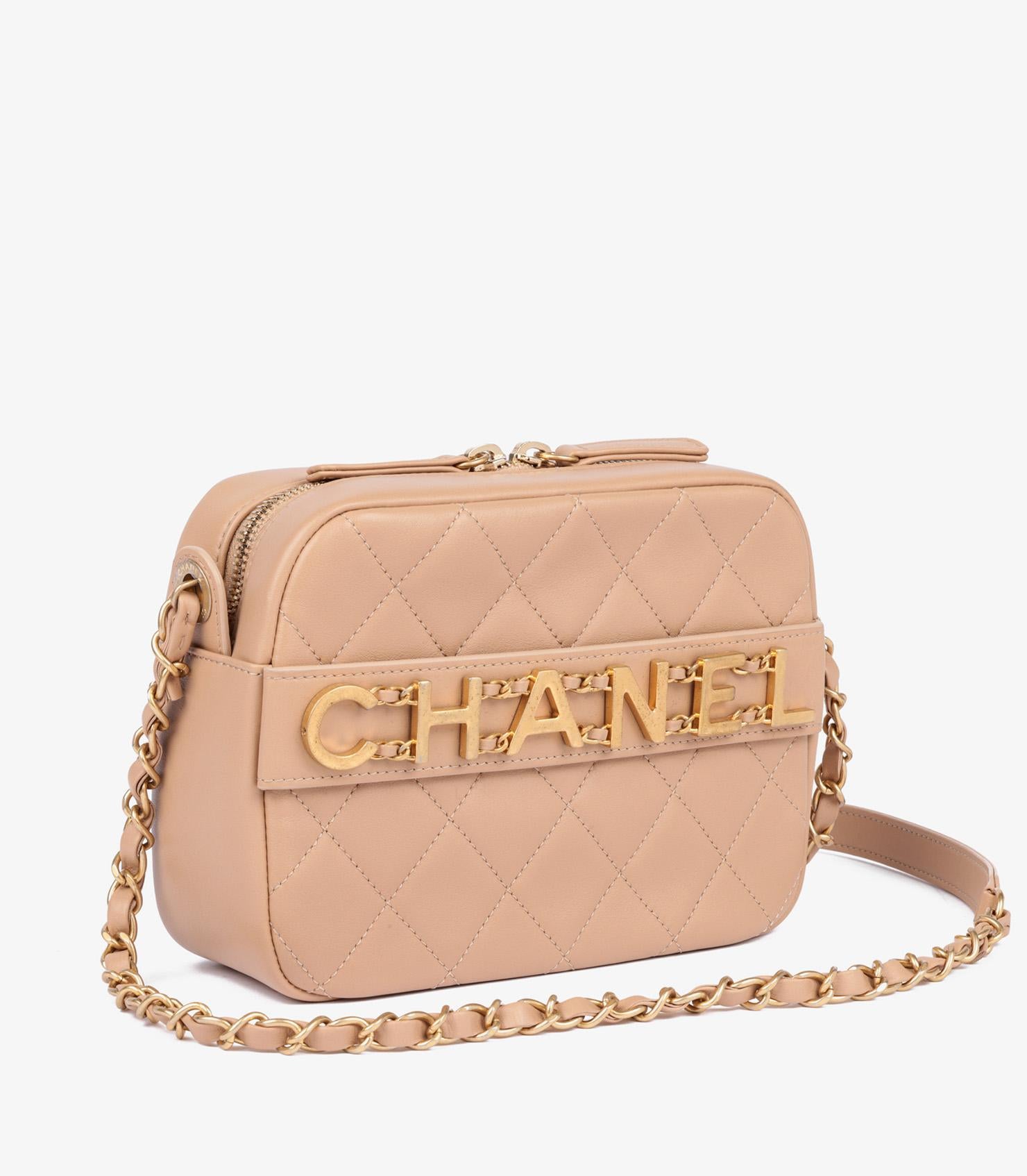 Chanel Beige gesteppte Kameratasche aus Lammfell mit Intarsien im Zustand „Hervorragend“ im Angebot in Bishop's Stortford, Hertfordshire