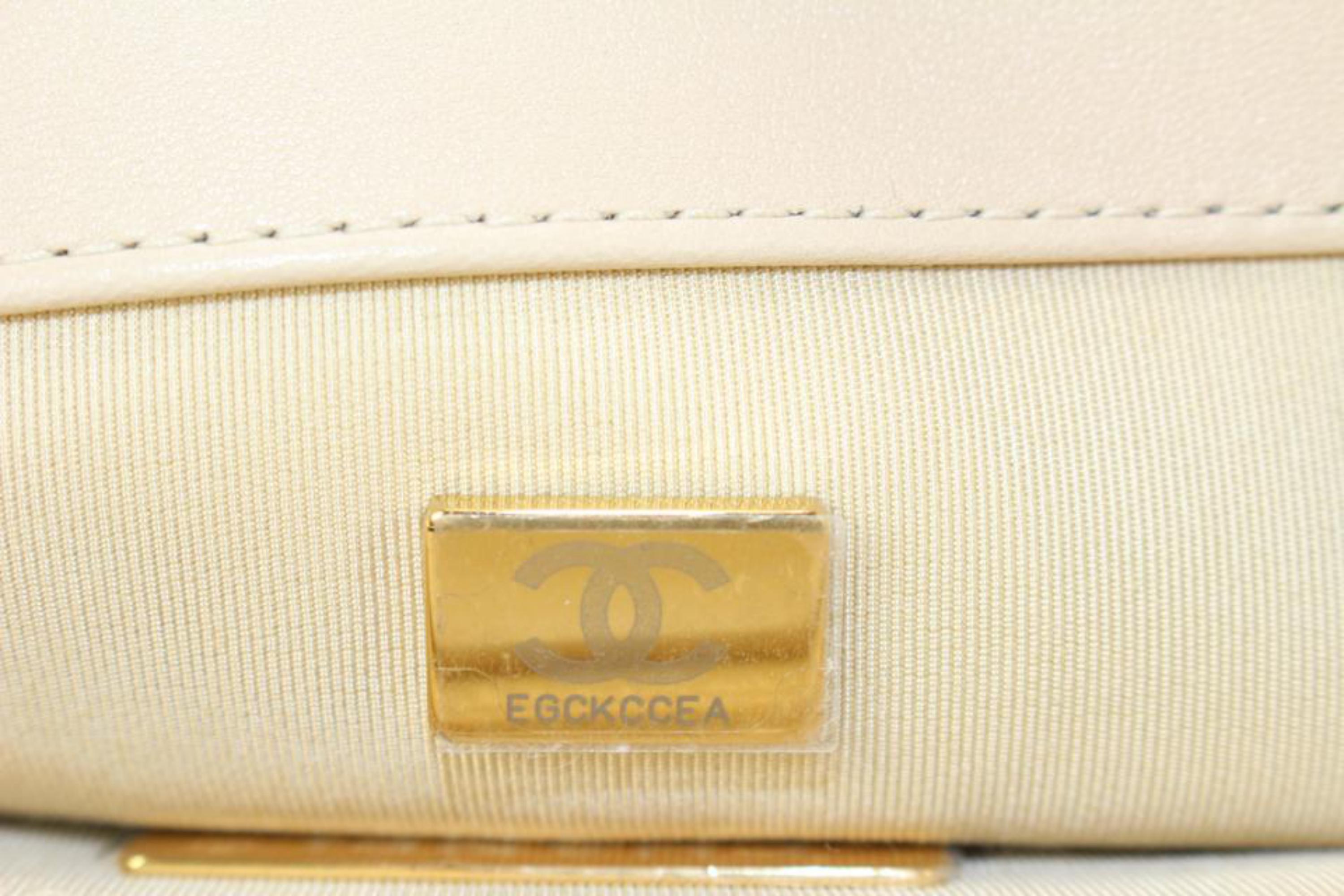 Chanel - Grand sac à rabat 19 en cuir d'agneau matelassé beige 66cc725s en vente 5