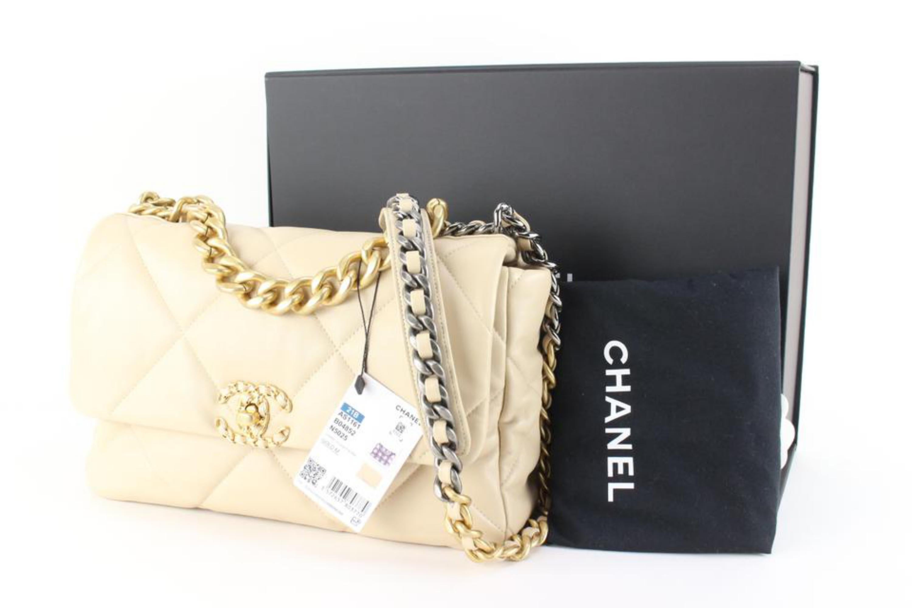 Chanel - Grand sac à rabat 19 en cuir d'agneau matelassé beige 66cc725s en vente 7