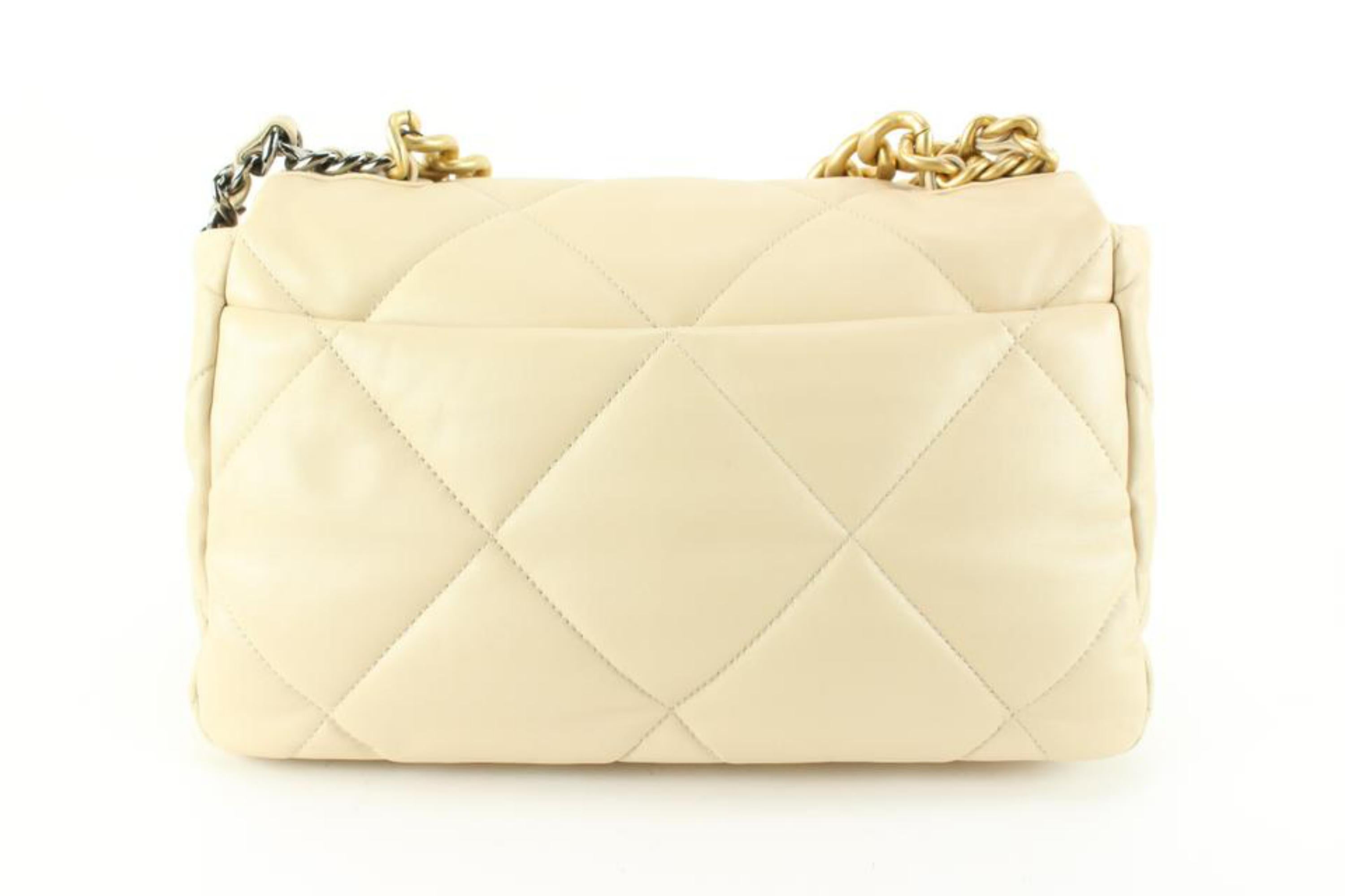 Chanel - Grand sac à rabat 19 en cuir d'agneau matelassé beige 66cc725s en vente 3