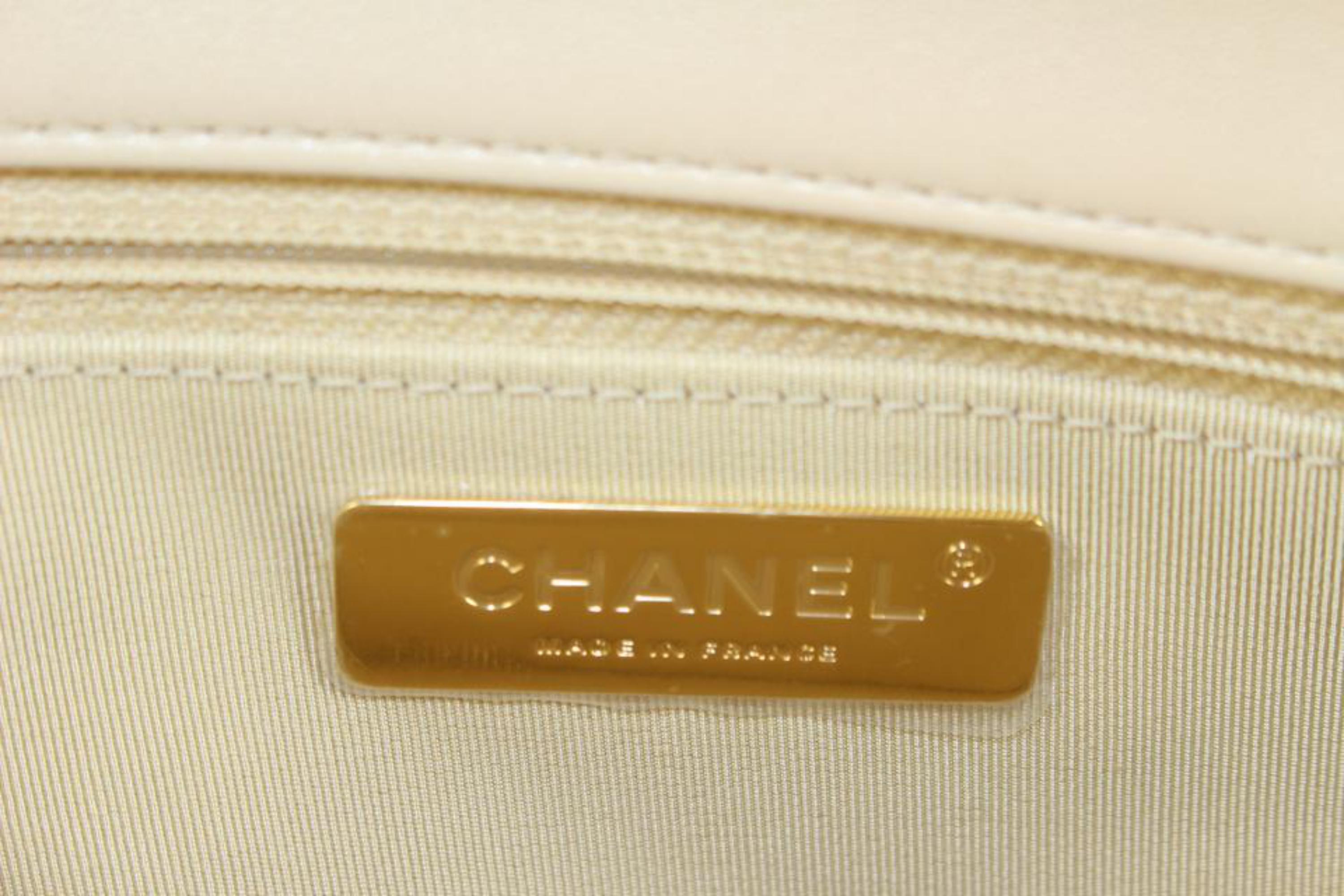 Chanel - Grand sac à rabat 19 en cuir d'agneau matelassé beige 66cc725s en vente 4