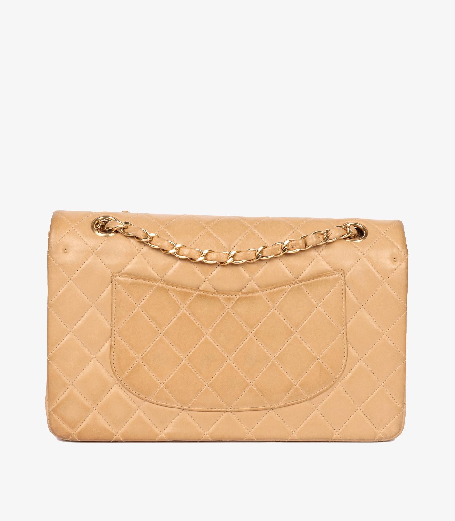 Femenino o masculino Chanel Bolso Doble Solapa Clásico Vintage Beige Piel de Cordero Acolchada en venta