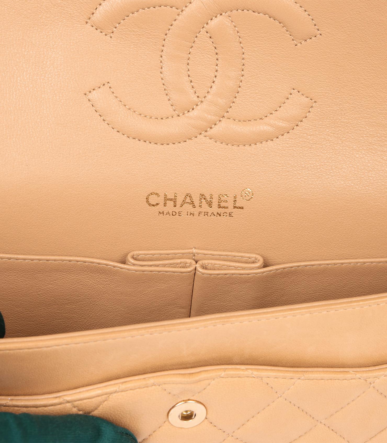 Chanel Bolso Doble Solapa Clásico Vintage Beige Piel de Cordero Acolchada en venta 3