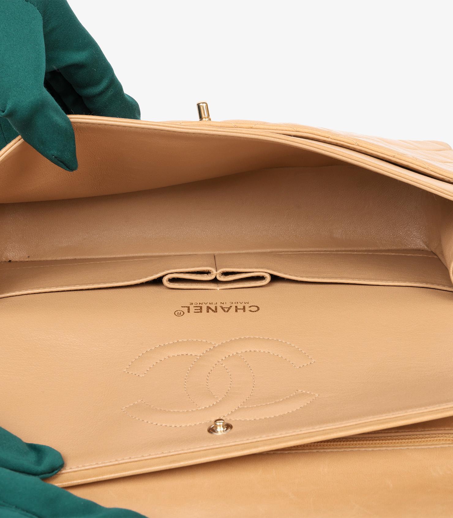 Chanel Bolso Doble Solapa Clásico Vintage Beige Piel de Cordero Acolchada en venta 4
