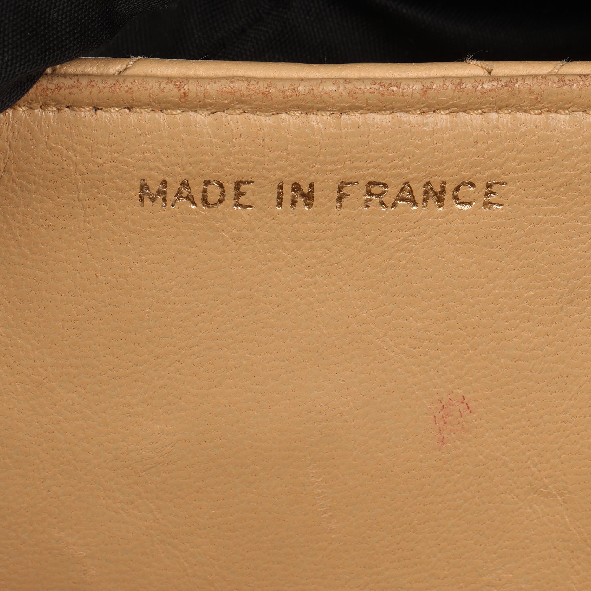 CHANEL Beige gesteppte Lammfell Vintage Mini Klassische Tasche mit einer Klappe im Angebot 8