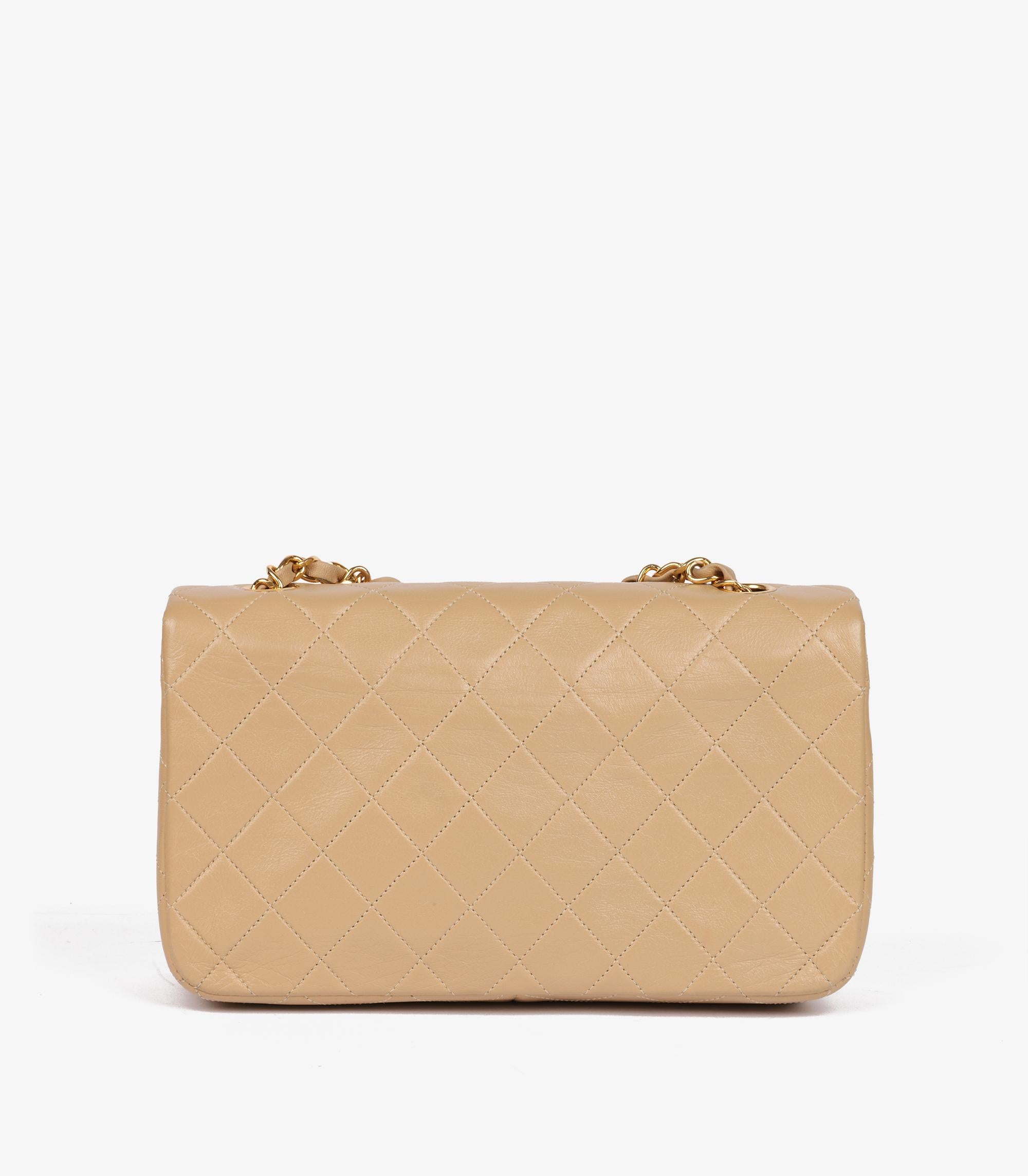 Women's or Men's Chanel  Beige Quilted Lambskin Vintage Small Classic Single Full Flap Bag For Sale