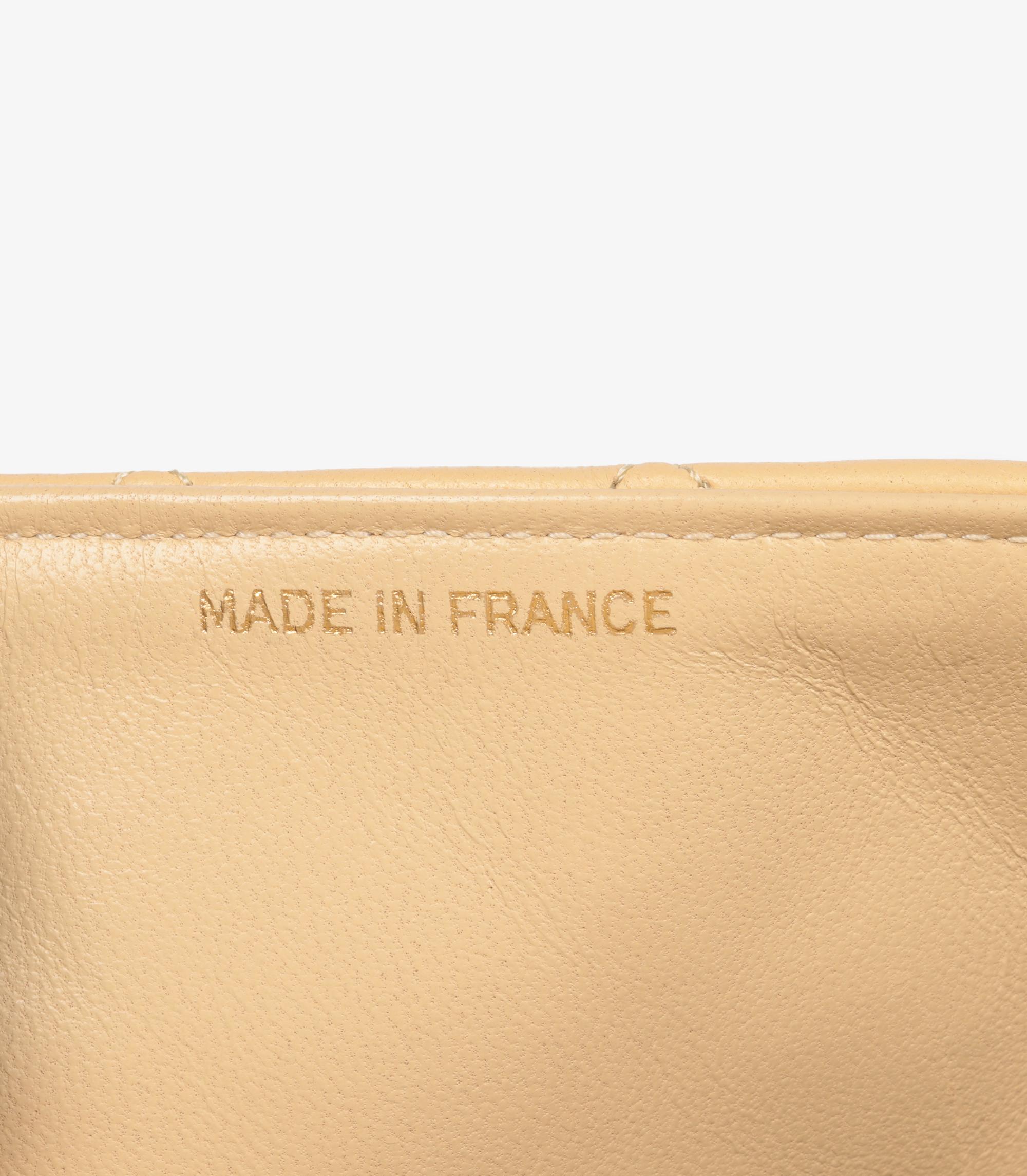 Chanel Beige Quilted Lambskin Vintage Small Classic Single Full Flap Bag For Sale 4