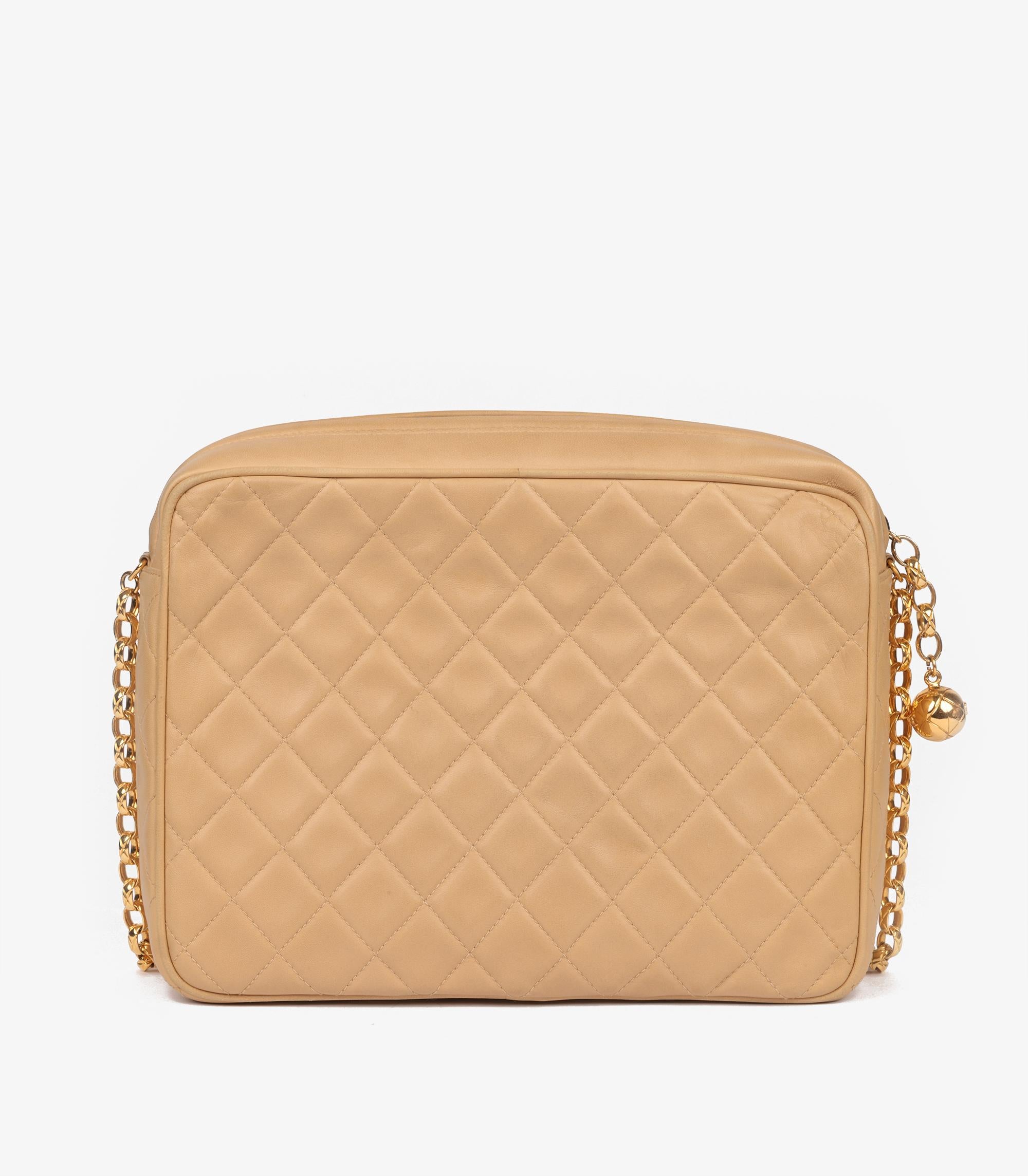 Chanel Beige Quilted Lambskin Vintage Timeless Camera Bag en venta 2