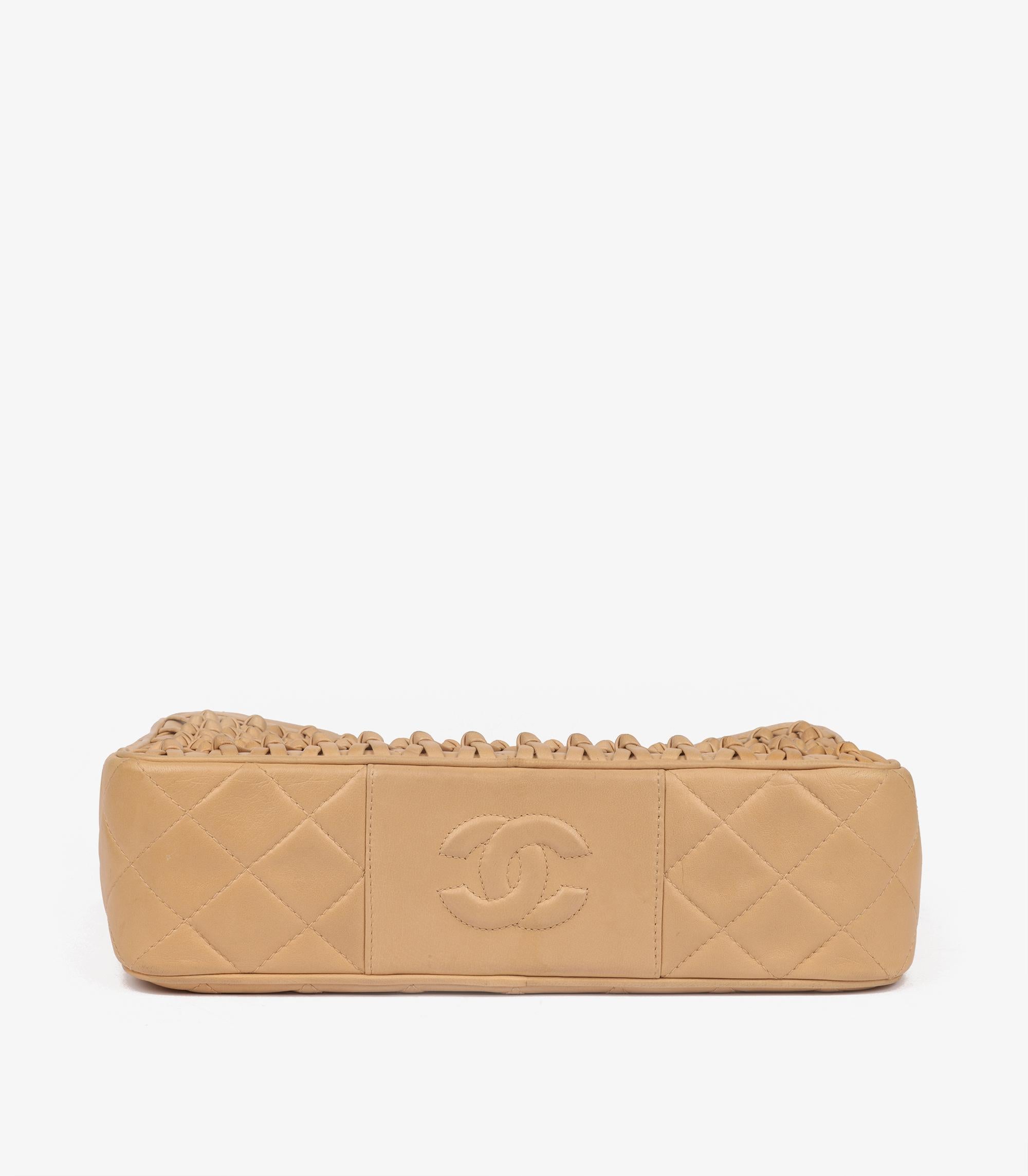 Chanel Beige Quilted Lambskin Vintage Timeless Camera Bag en venta 4