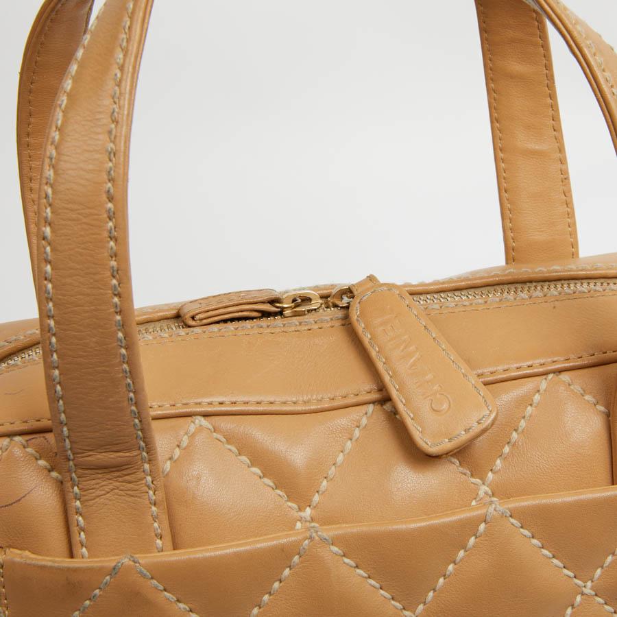 CHANEL Beige Quilted Leather Bag In Good Condition In Paris, FR