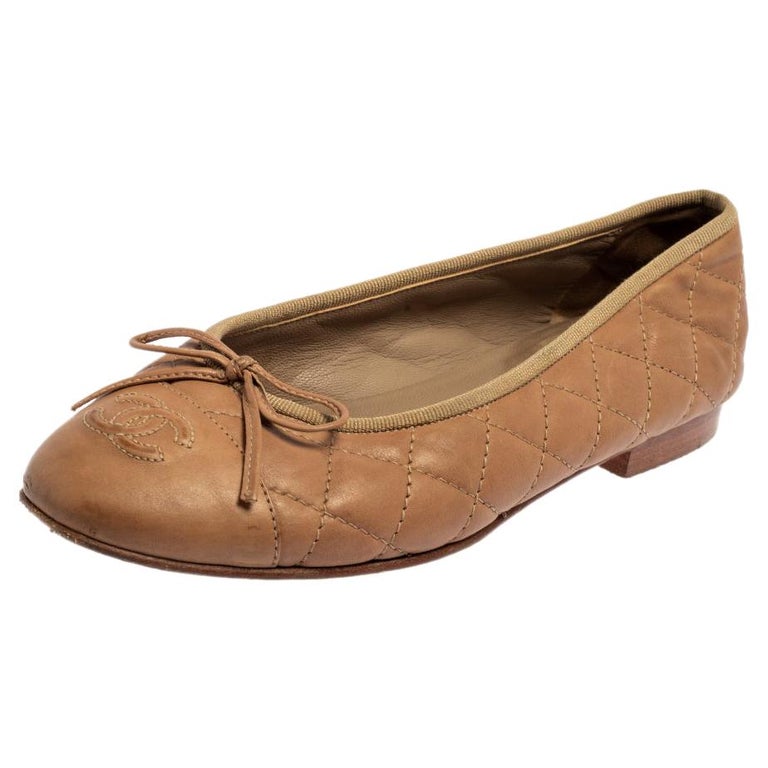 Chanel Beige Quilted Leather CC Bow Ballet Flats Size 36.5 at 1stDibs