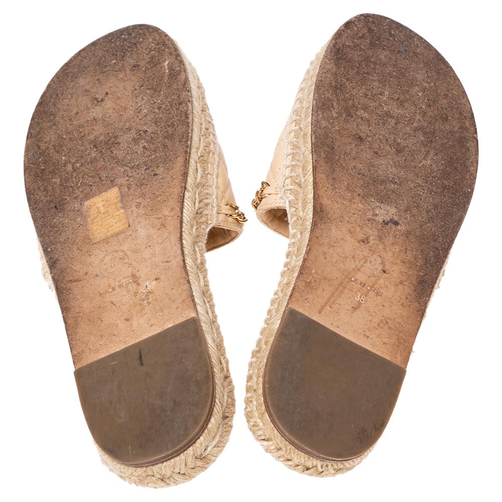Women's Chanel Beige Quilted Leather CC Chain Flat Espadrille Slides Size 38
