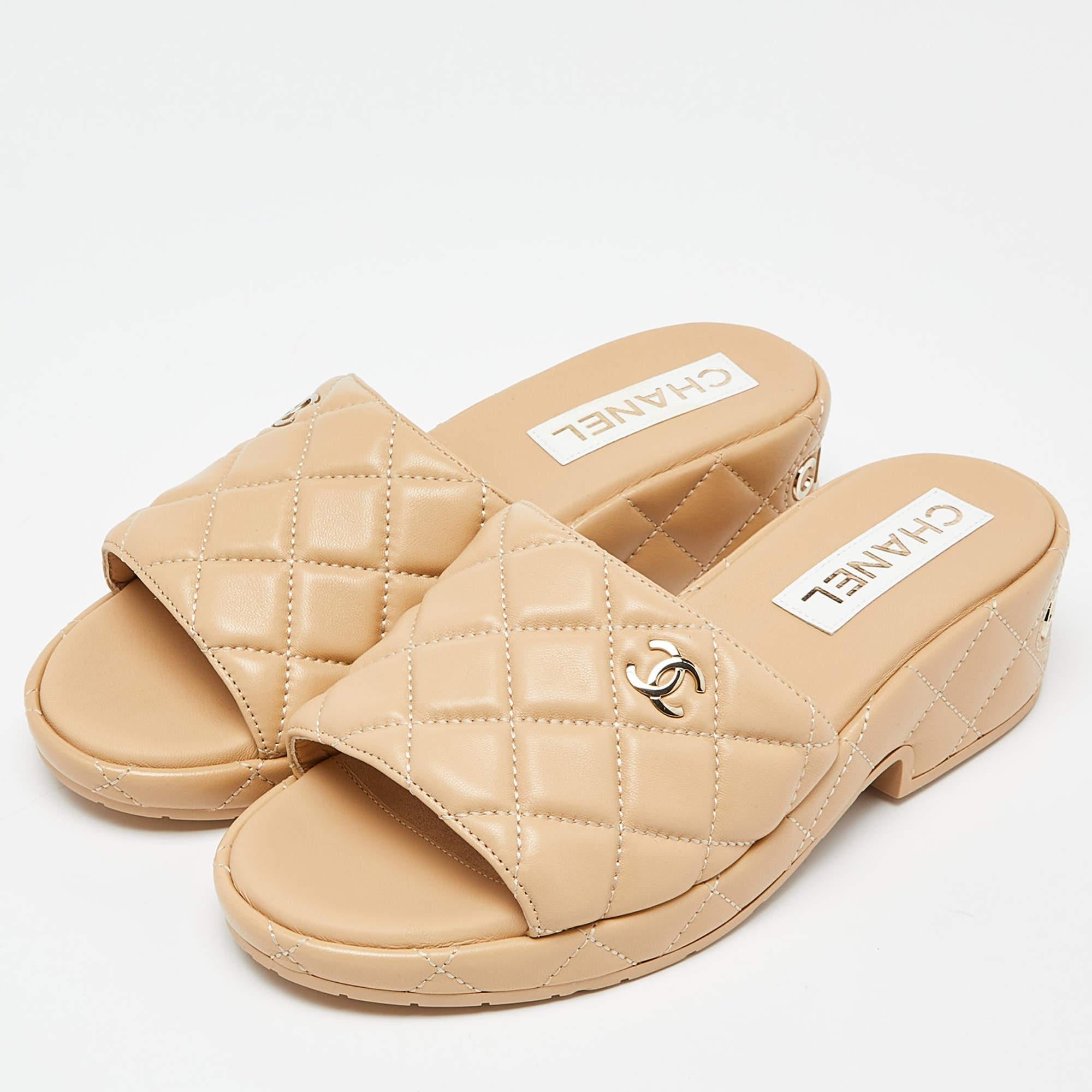 Women's Chanel Beige Quilted Leather CC Platform Slide Sandals Size 38