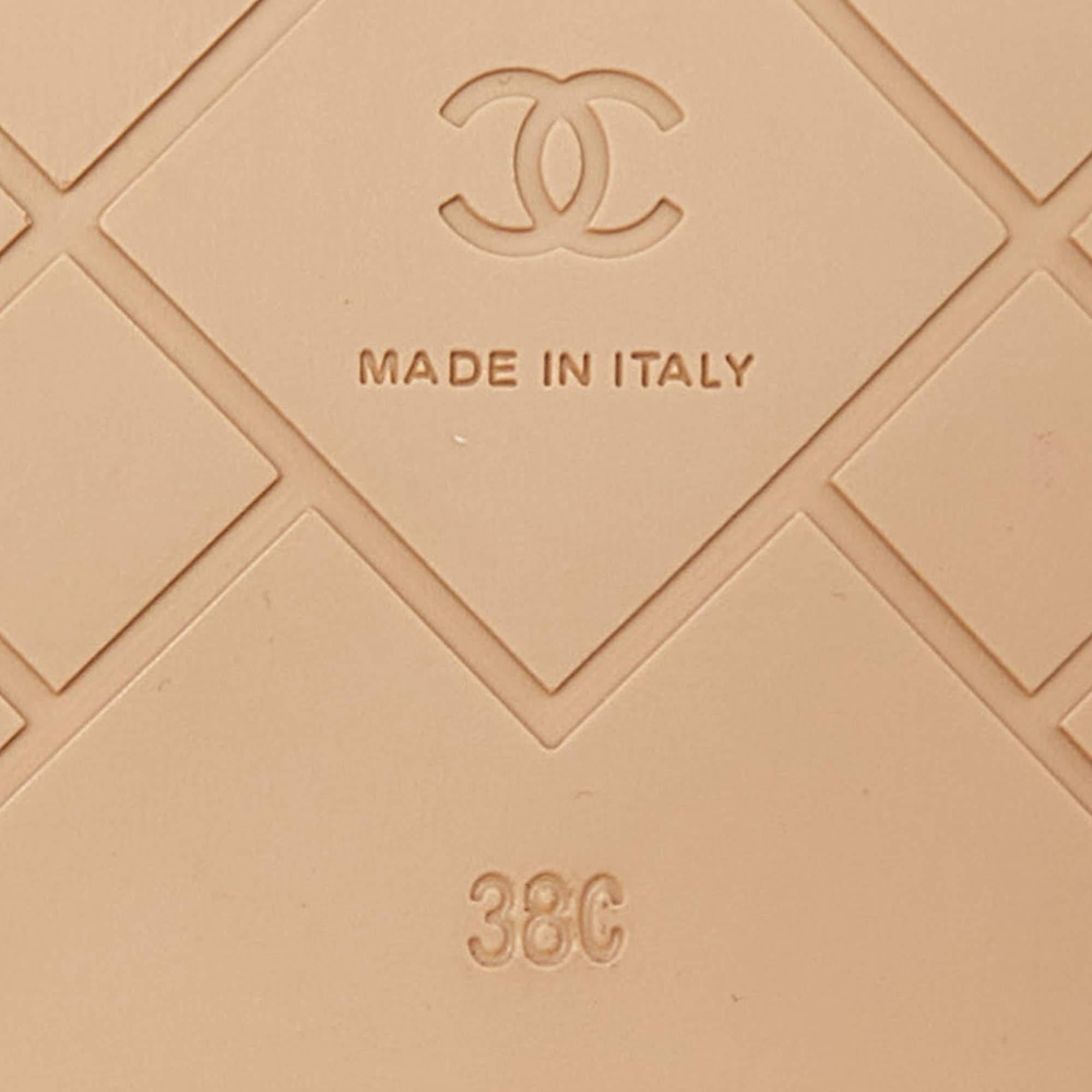 Chanel Beige Quilted Leather CC Platform Slide Sandals Size 38 4