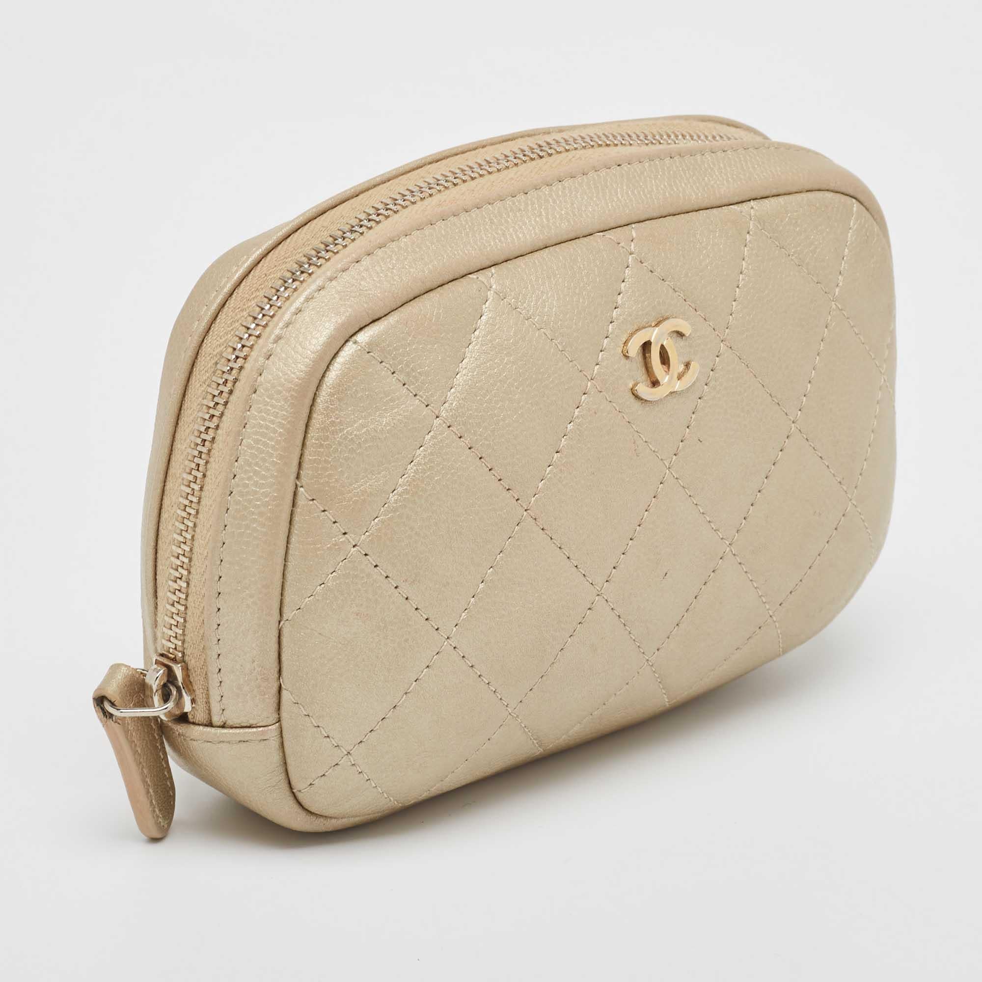 Chanel Beige Quilted Leather Cosmetic Pouch In Good Condition In Dubai, Al Qouz 2