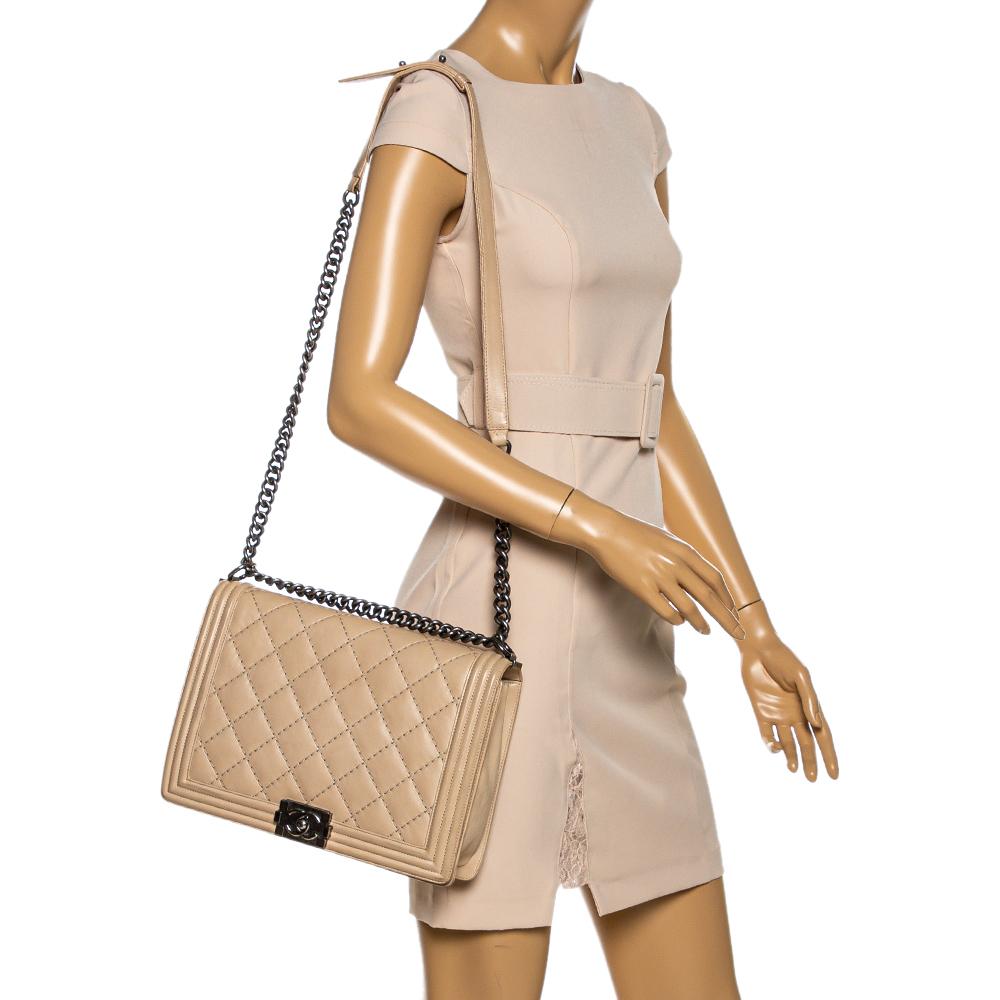 Chanel Beige Quilted Leather Large Boy Flap Bag In Good Condition In Dubai, Al Qouz 2