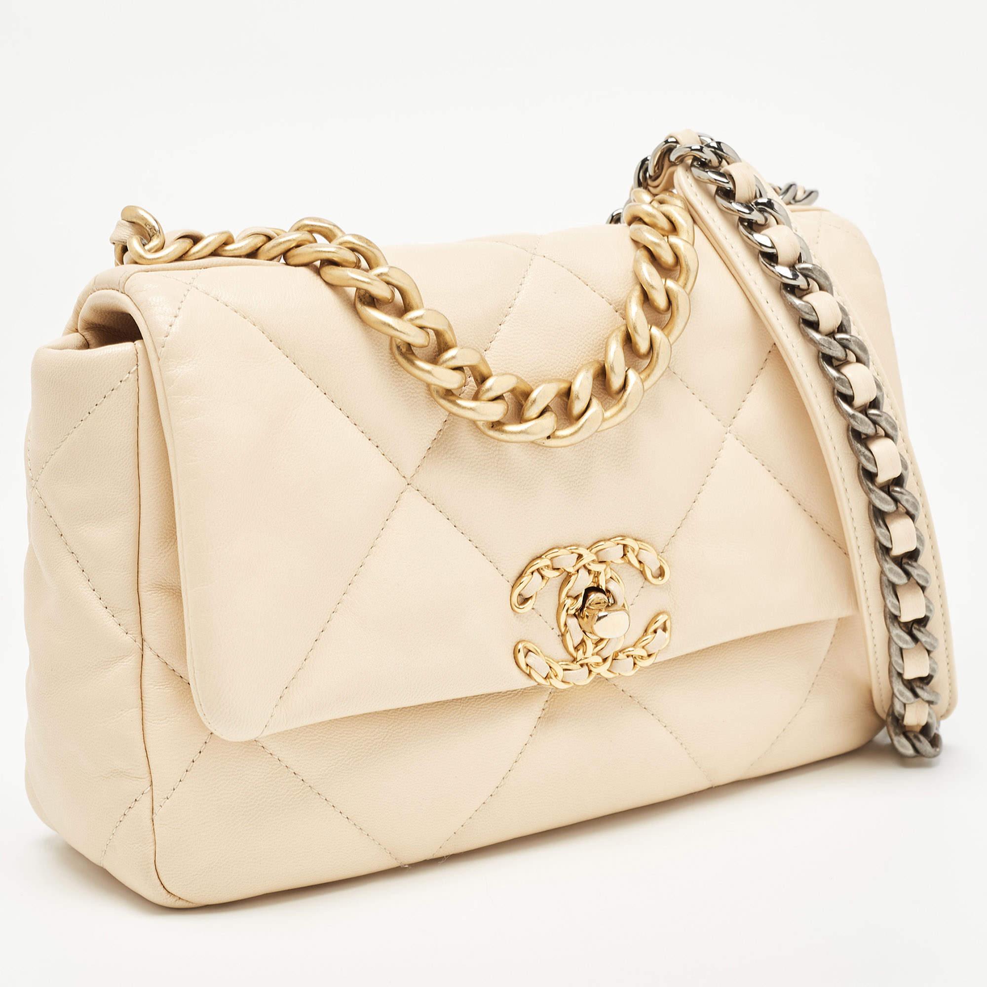 Perfect for conveniently housing your essentials in one place, this authentic Chanel 19 flap bag is a worthy investment. It has notable details and offers a look of luxury.

