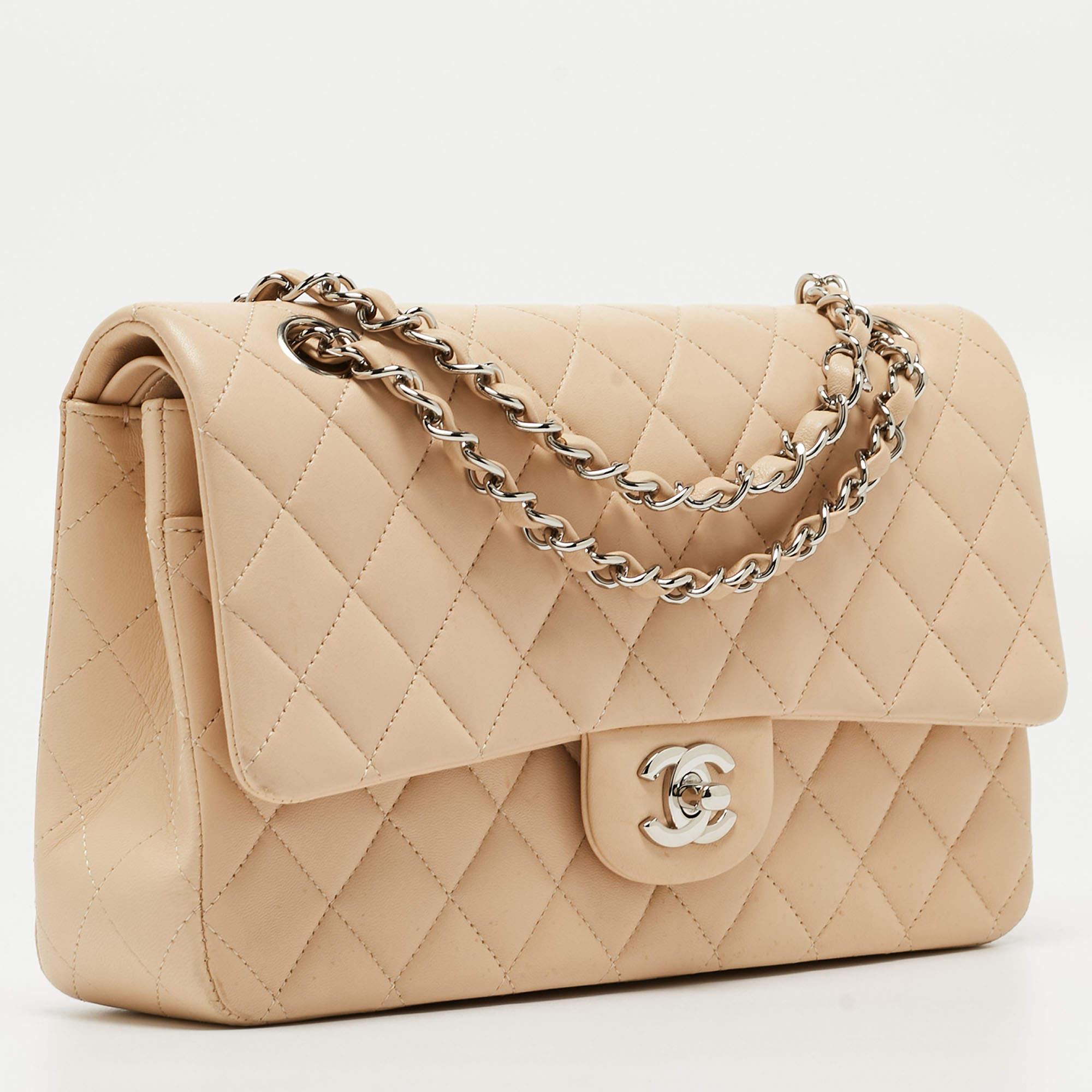 Women's Chanel Beige Quilted Leather Medium Classic Double Flap Bag For Sale