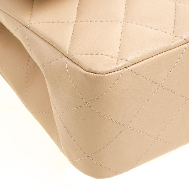 Chanel Beige Quilted Leather Medium Classic Double Flap Bag In Good Condition In Dubai, Al Qouz 2