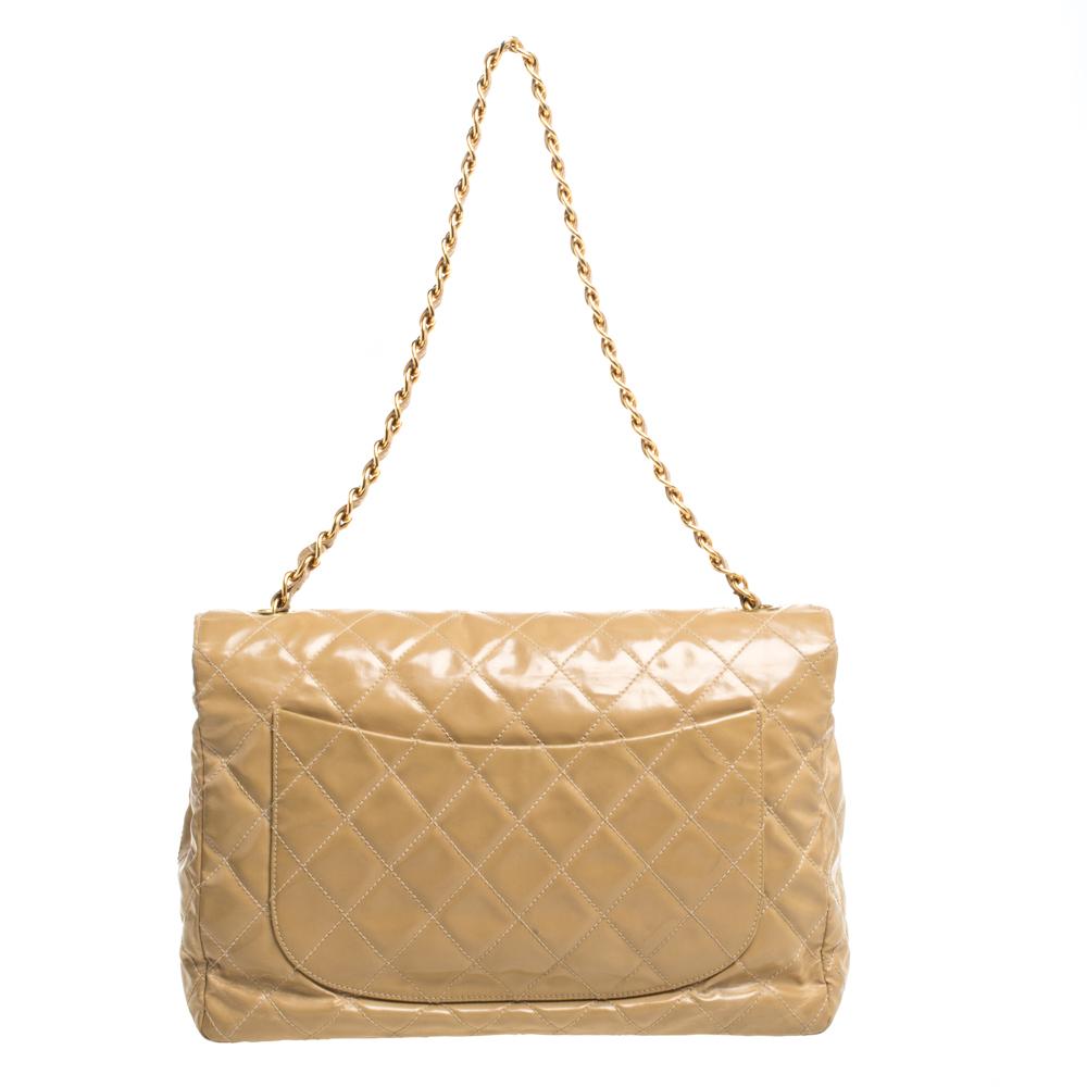 Chanel Beige Quilted Leather Vintage Jumbo Single Flap Shoulder Bag In Good Condition In Dubai, Al Qouz 2