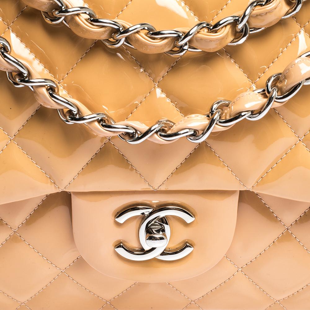 Chanel Beige Gestepptes Lackleder Jumbo Classic Double Flap Tasche 6