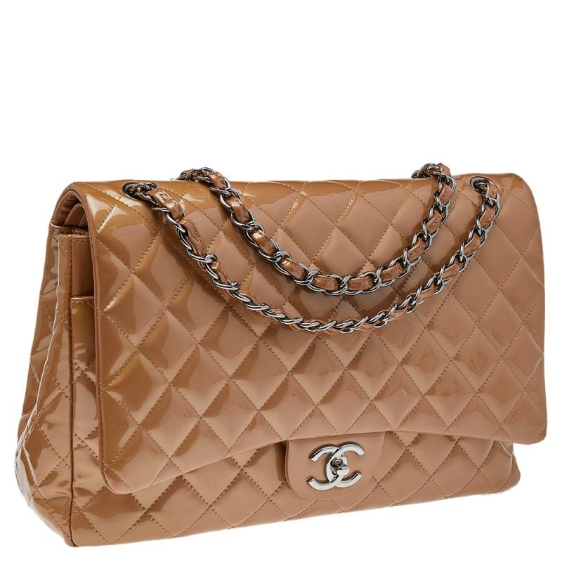 Chanel Beige Quilted Patent Leather Maxi Classic Double Flap Bag In Good Condition In Dubai, Al Qouz 2