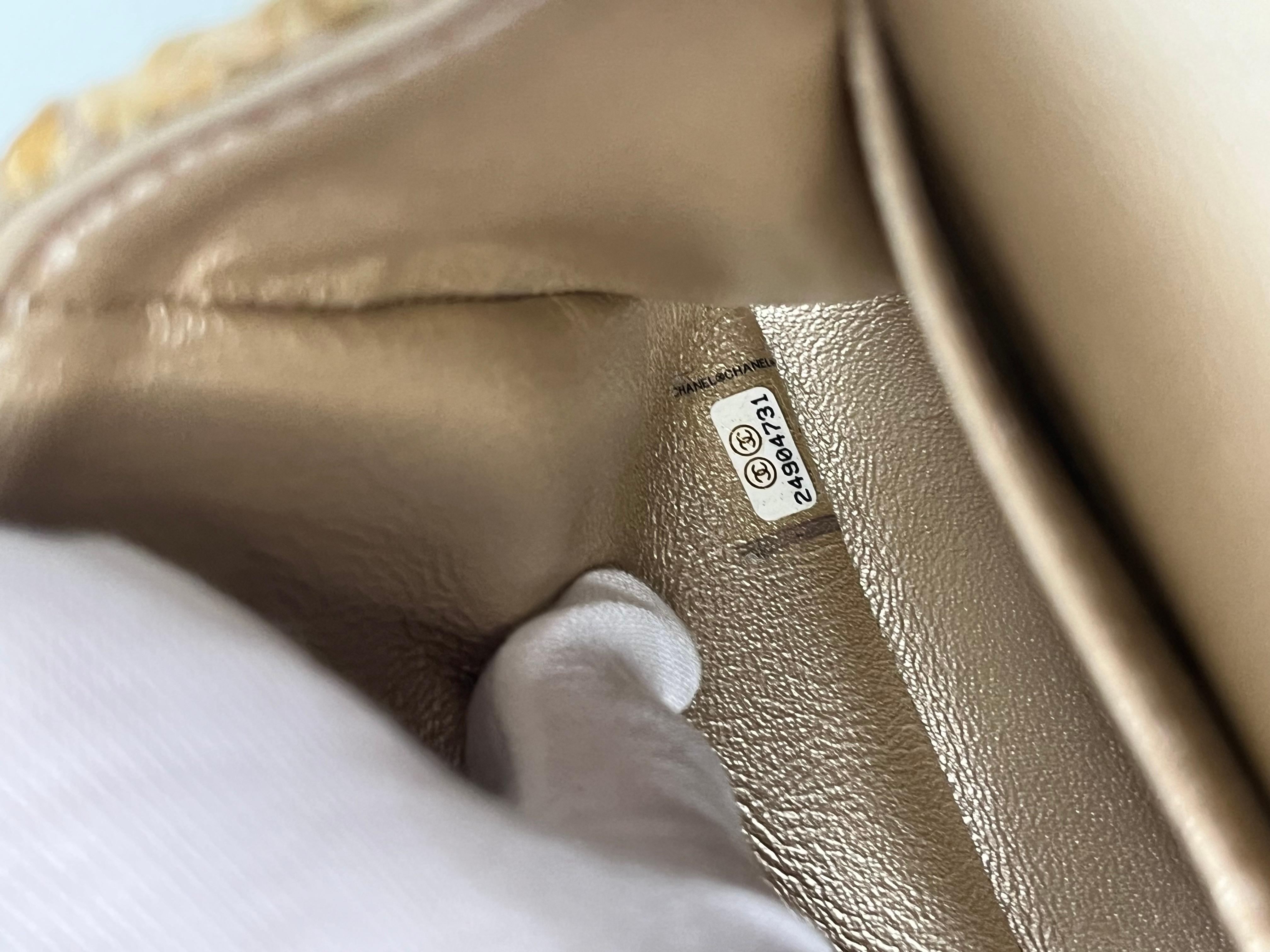 Chanel Beige Borsa classica trapuntata in rafia con doppia patta circa 2017 in vendita 9