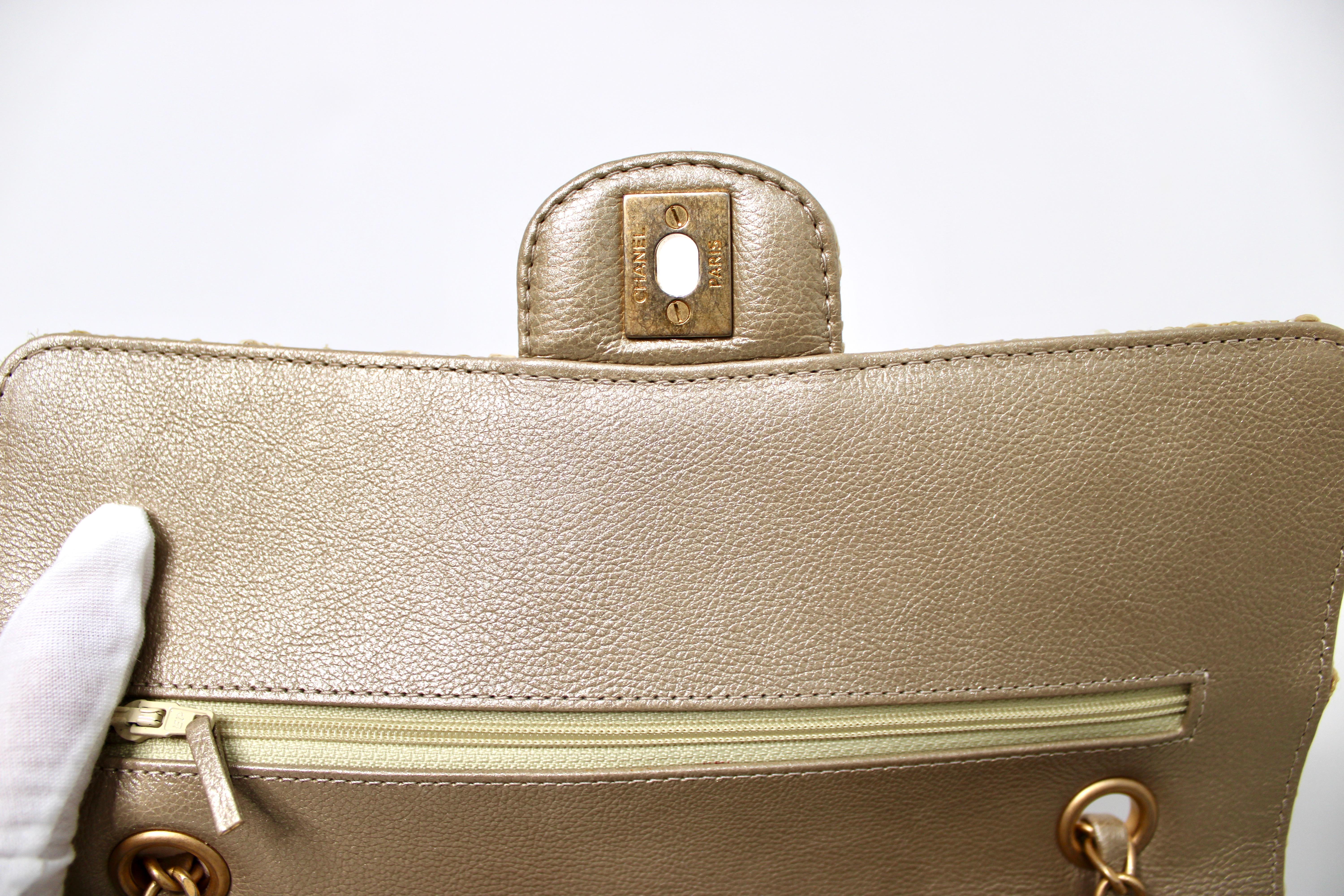 Chanel Beige Borsa classica trapuntata in rafia con doppia patta circa 2017 in vendita 4