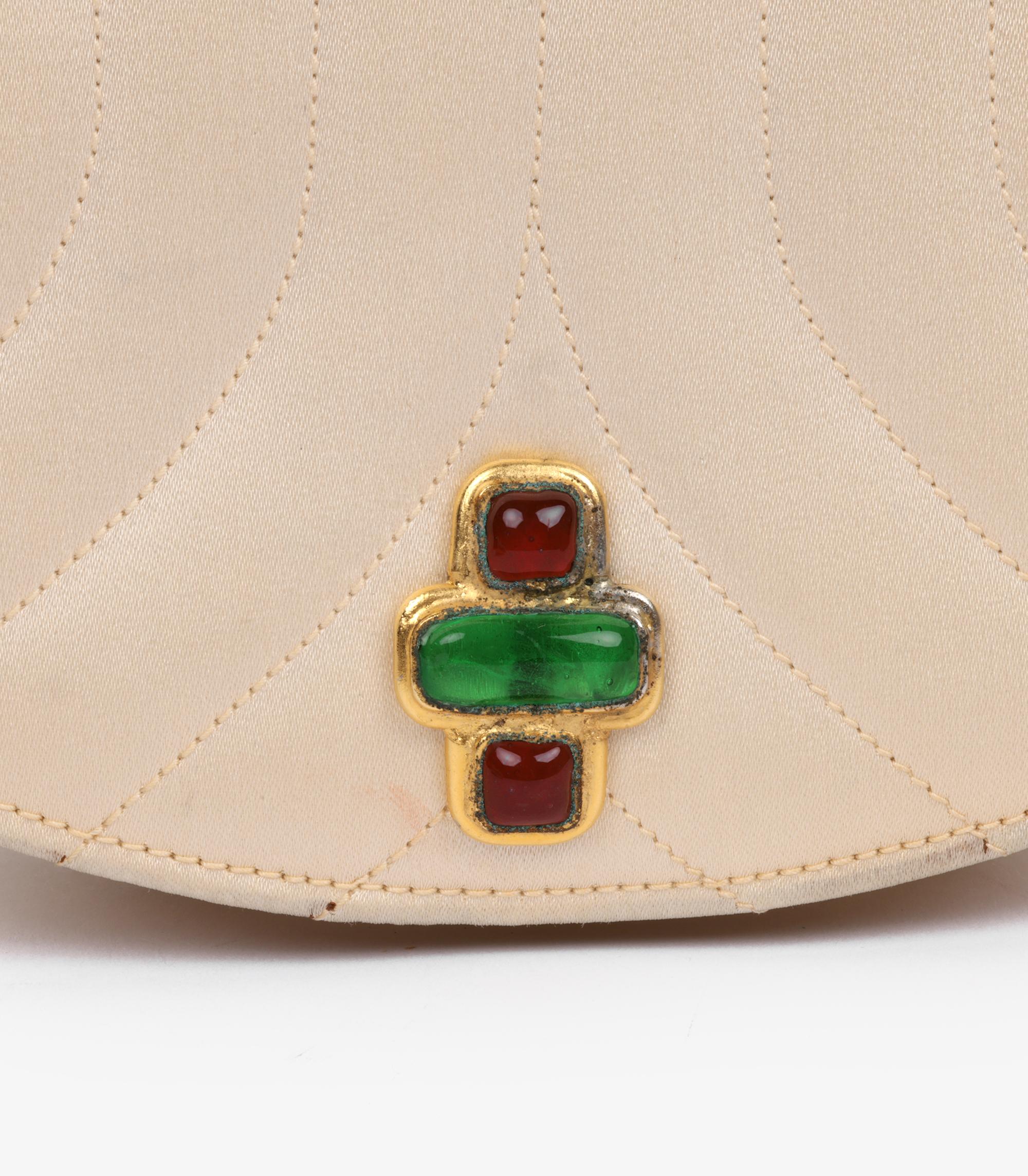 Chanel - Mini sac à rabat en satin matelassé beige Vintage Bijoux Half Moon en vente 5
