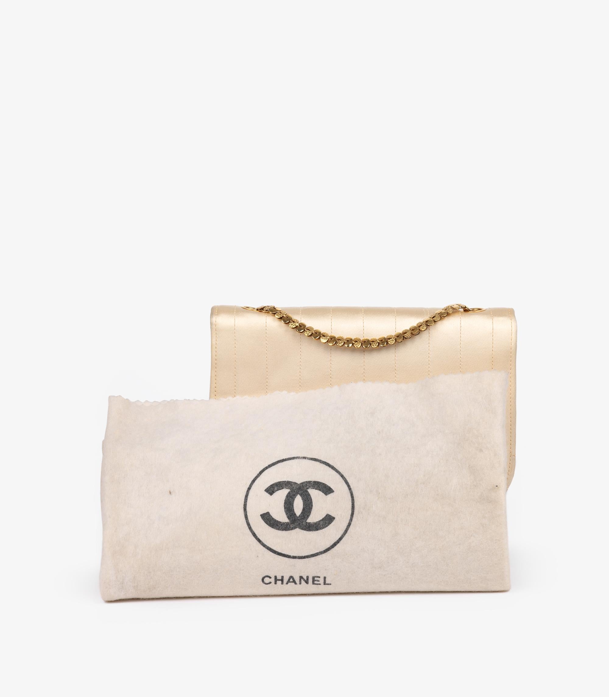Chanel - Mini sac à rabat en satin matelassé beige Vintage Bijoux Half Moon en vente 6