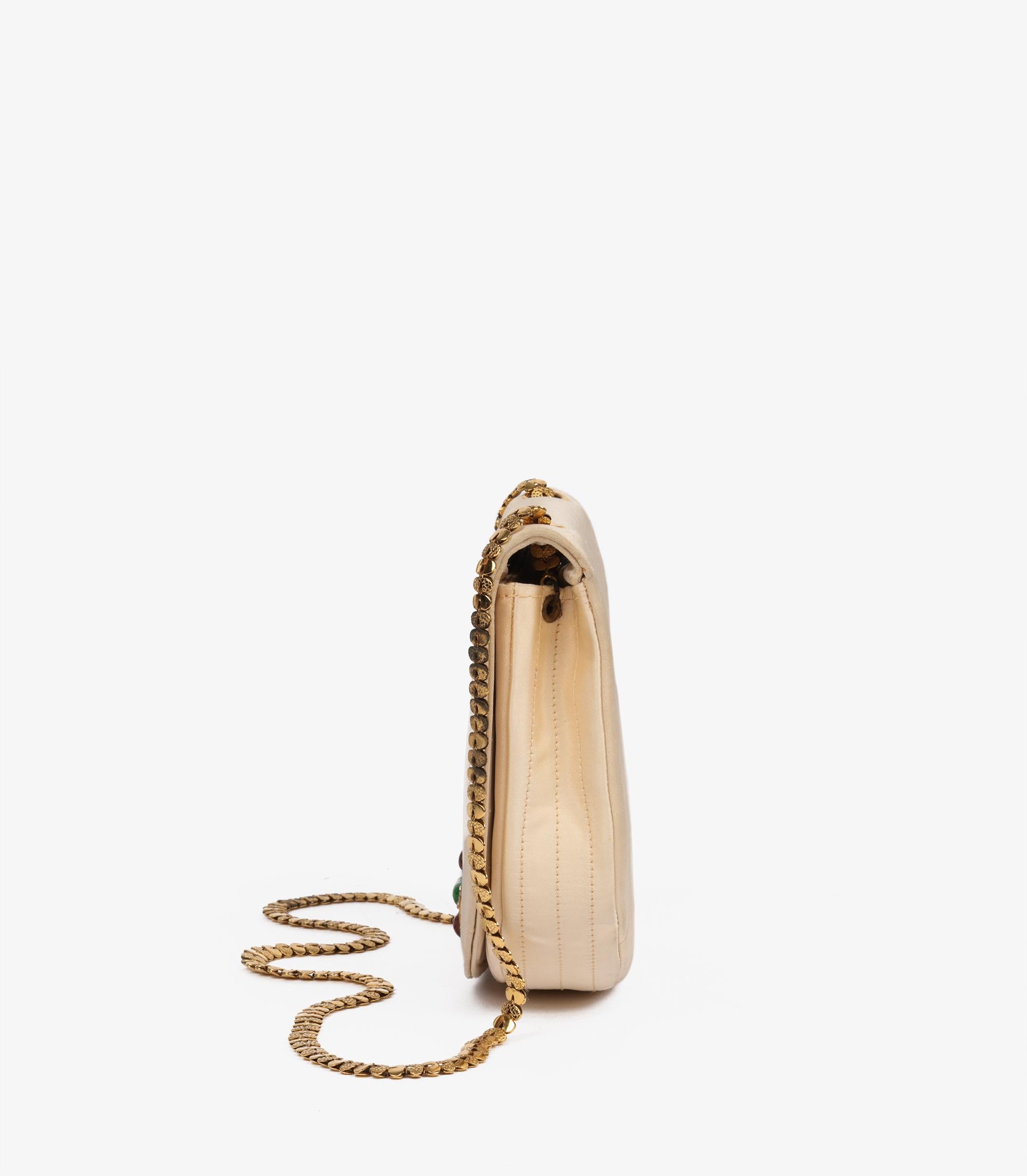 Chanel - Mini sac à rabat en satin matelassé beige Vintage Bijoux Half Moon Unisexe en vente