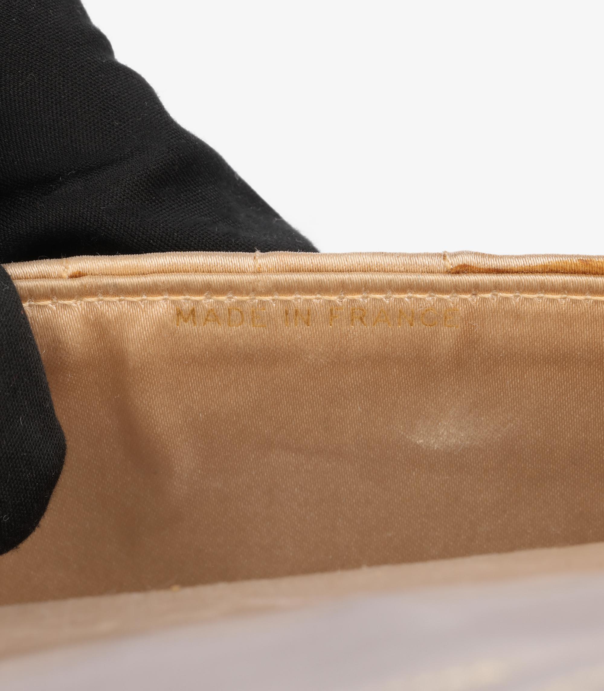 Chanel - Mini sac à rabat en satin matelassé beige Vintage Bijoux Half Moon en vente 4