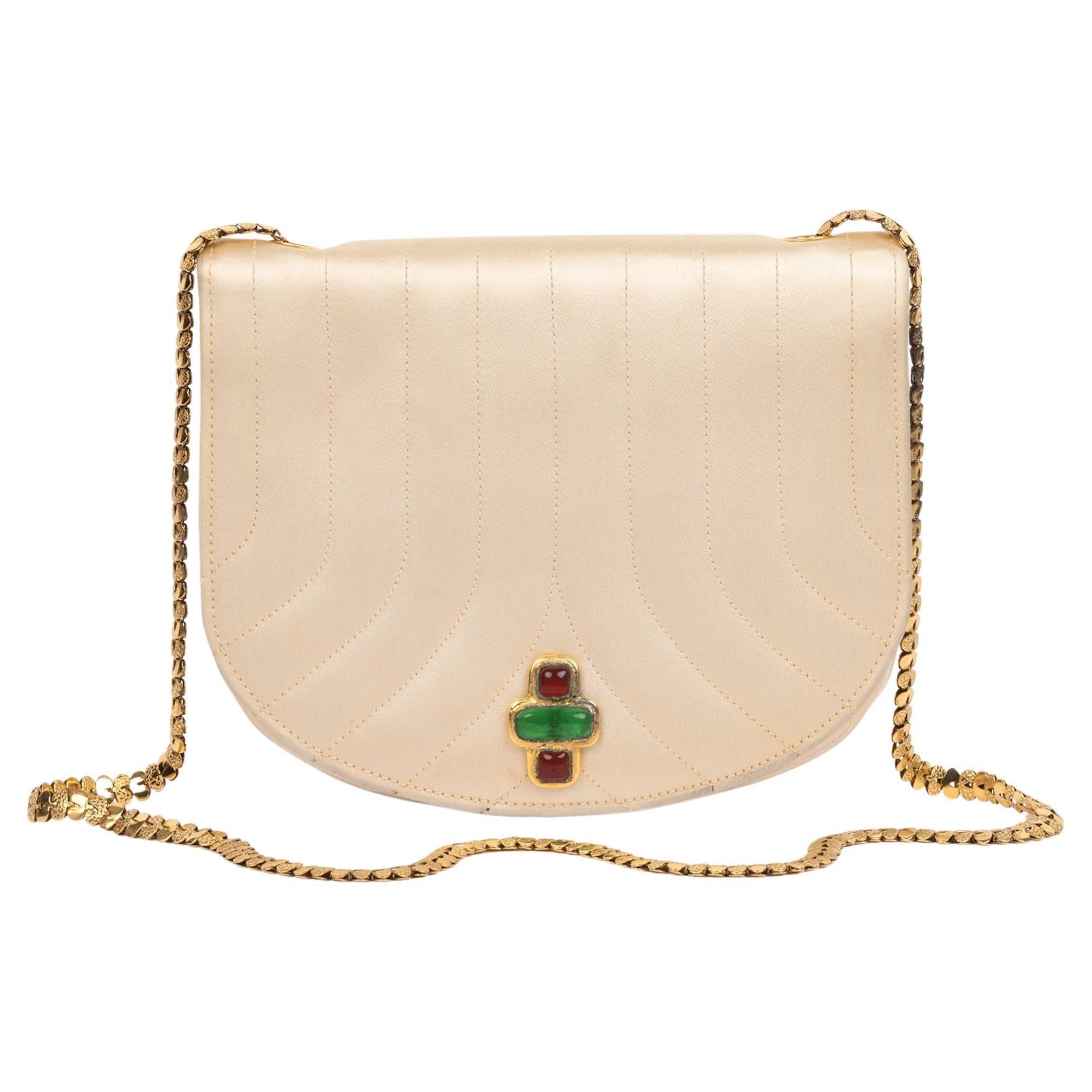 Chanel - Mini sac à rabat en satin matelassé beige Vintage Bijoux Half Moon en vente