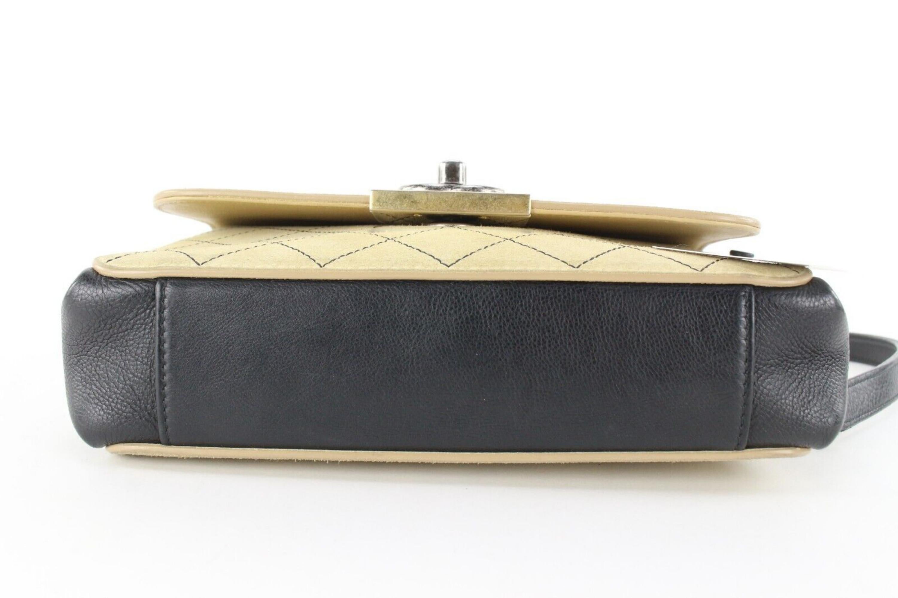 Chanel Beige gesteppt Wildleder x Schwarz Leder Classic Flap Tasche 2CC1202
Datum Code/Seriennummer: 23258061

Hergestellt in: Italien

Maße: Länge:  9