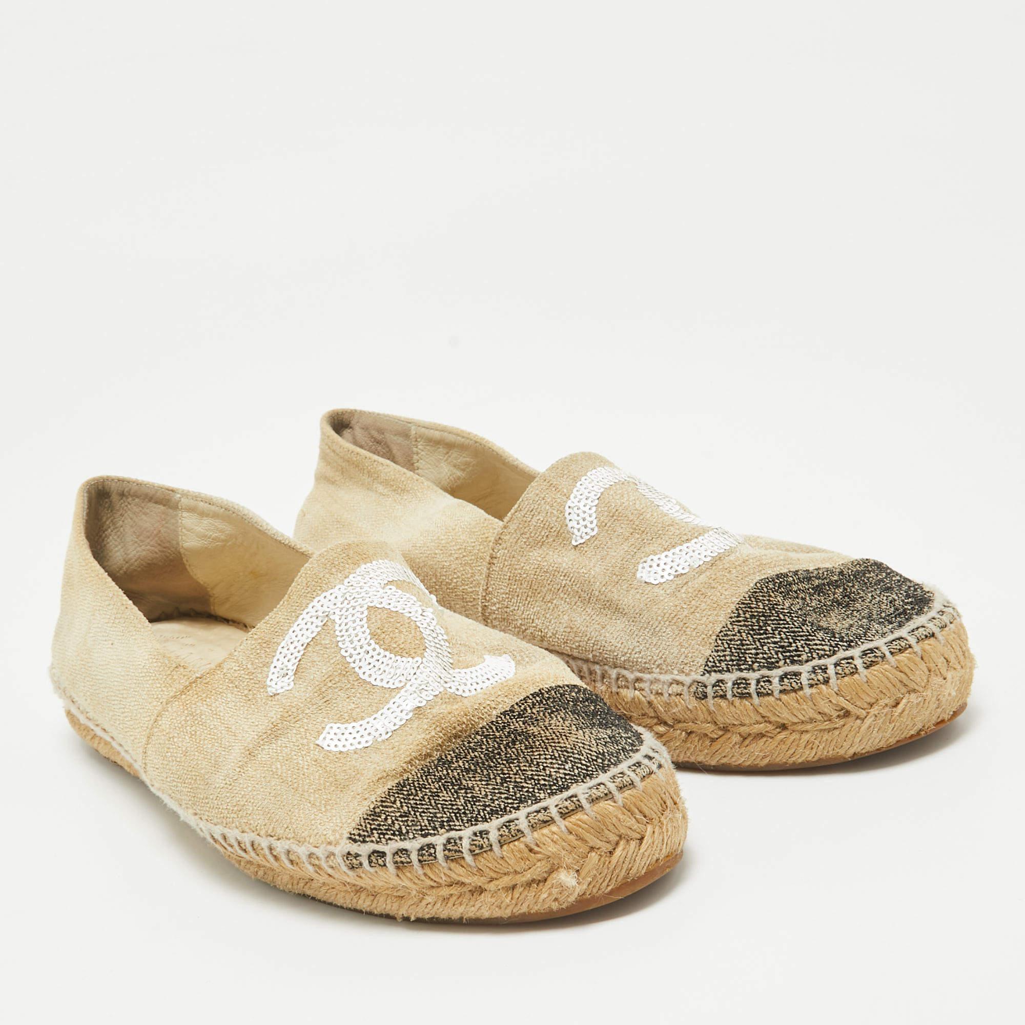 Women's Chanel Beige Raffia CC Cap Toe Espadrille Flats Size 40