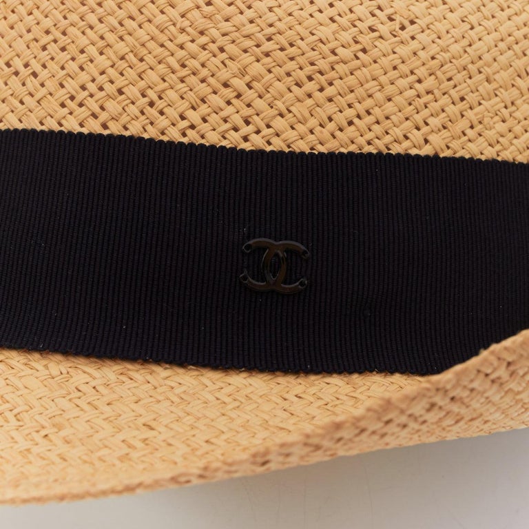 CHANEL beige raffia curled brim navy ribbon CC logo trilby  display picture 1