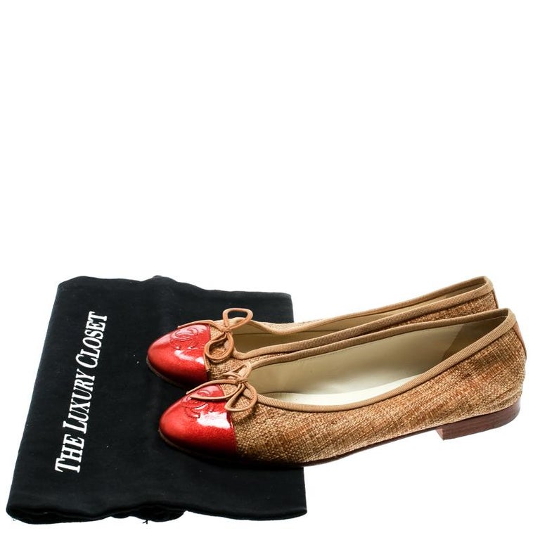 Chanel Beige Raffia With Red Patent Leather CC Cap Toe Ballet Flats ...